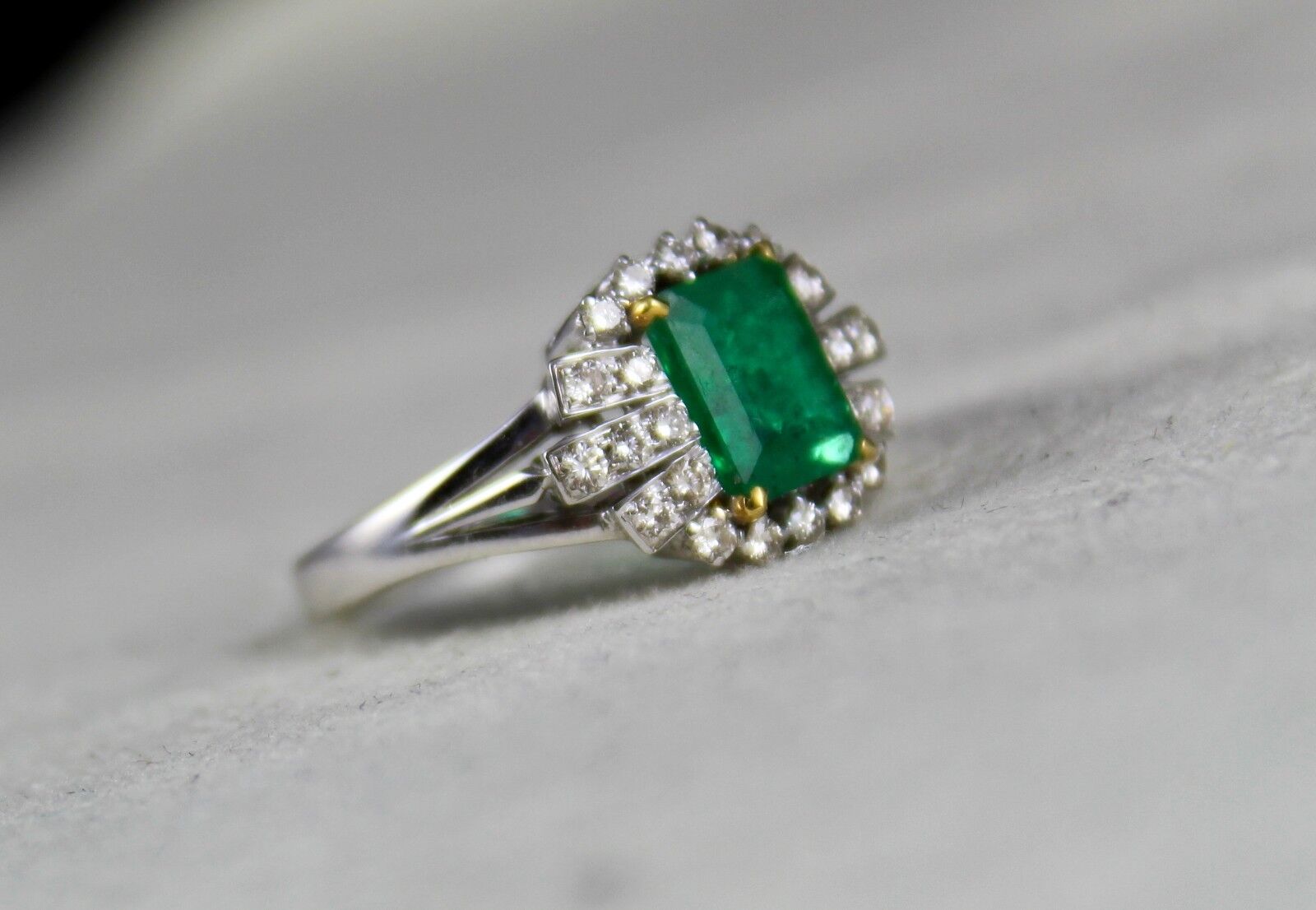 NATURAL ZAMBIAN EMERALD RING OCTAGON 1.67 CARATS GEMSTONE DIAMOND 18K GOLD