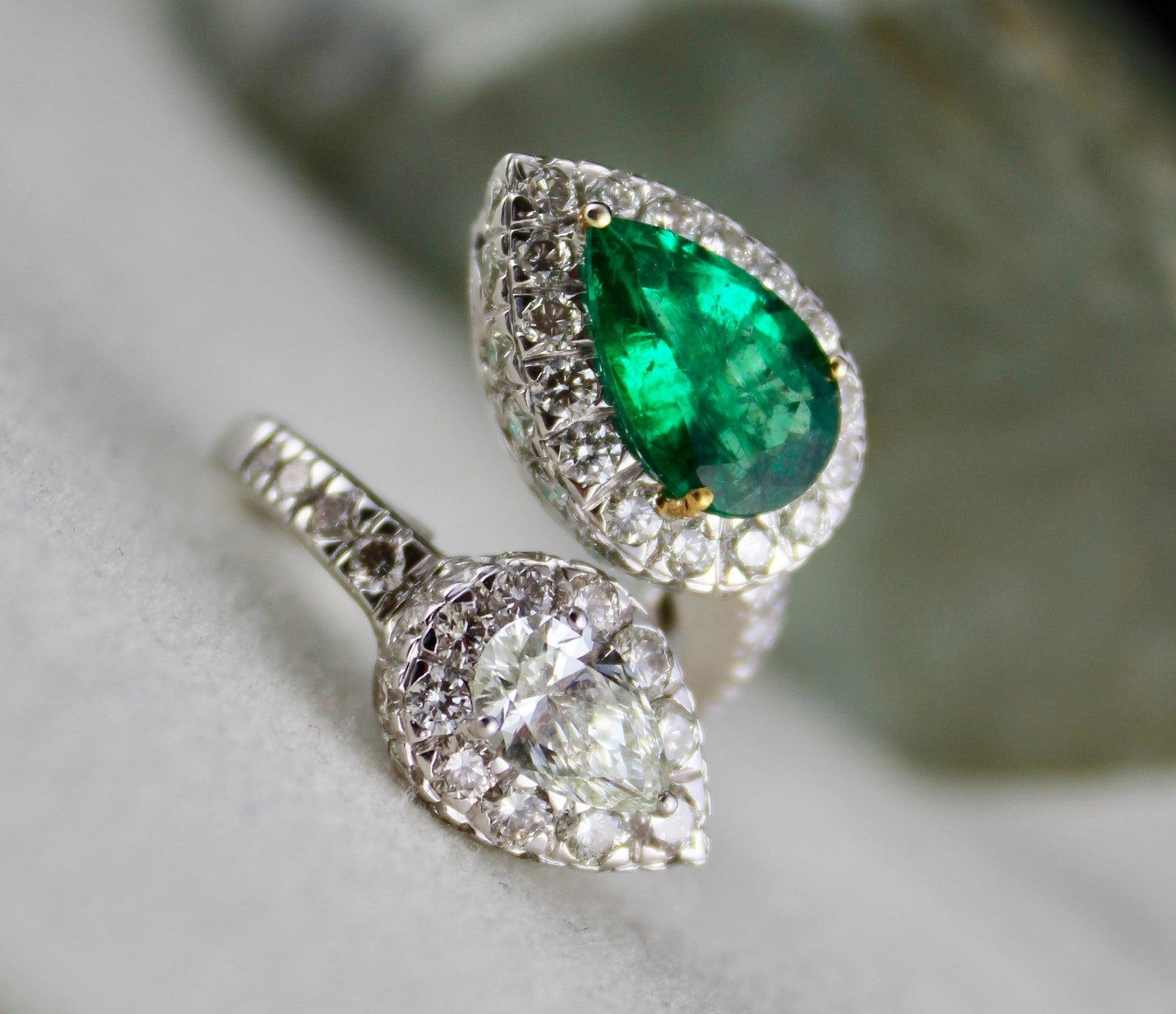 Certified 2.80 Ct Natural Emerald Pear 1.04 Ct Diamond 18k Gold Ring