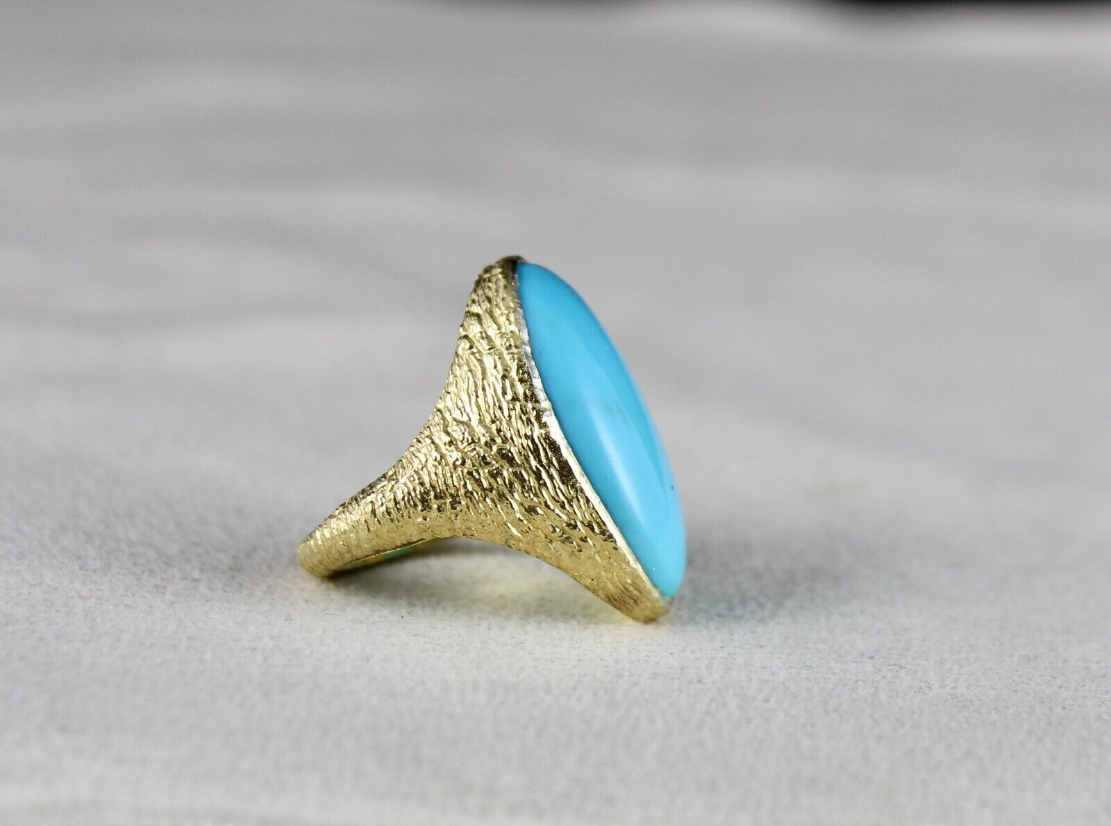Natural Arizona Turquoise Cabochon Gemstone Engraved 925 Gold Plated Silver Ring
