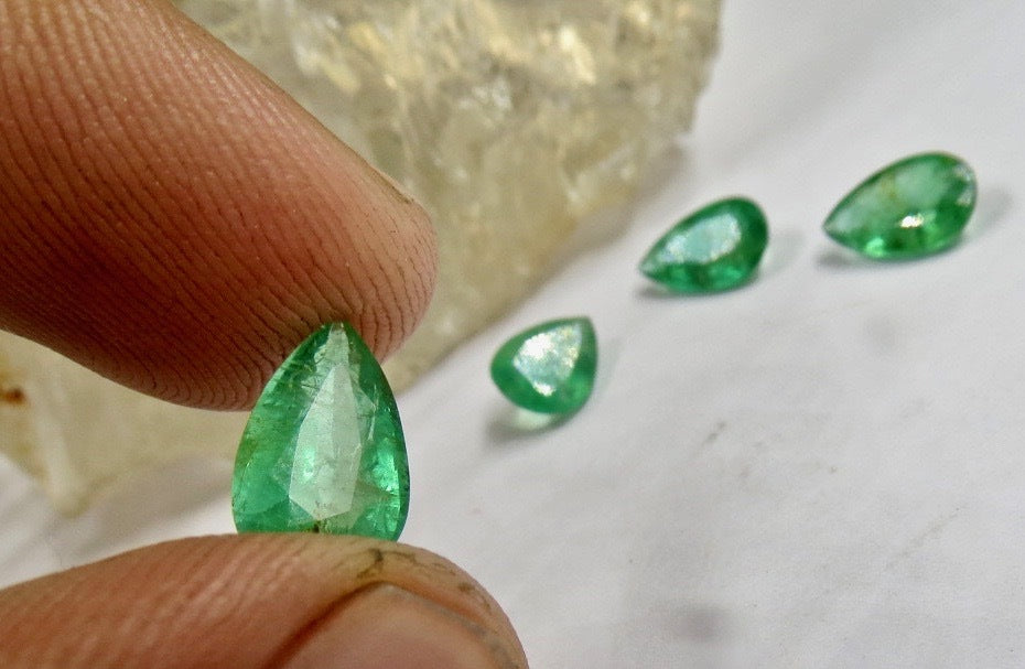 Natural Emerald Pear Cut 4 Pcs 4.37 Ct Gemstone For Ring Pendant Earring Set