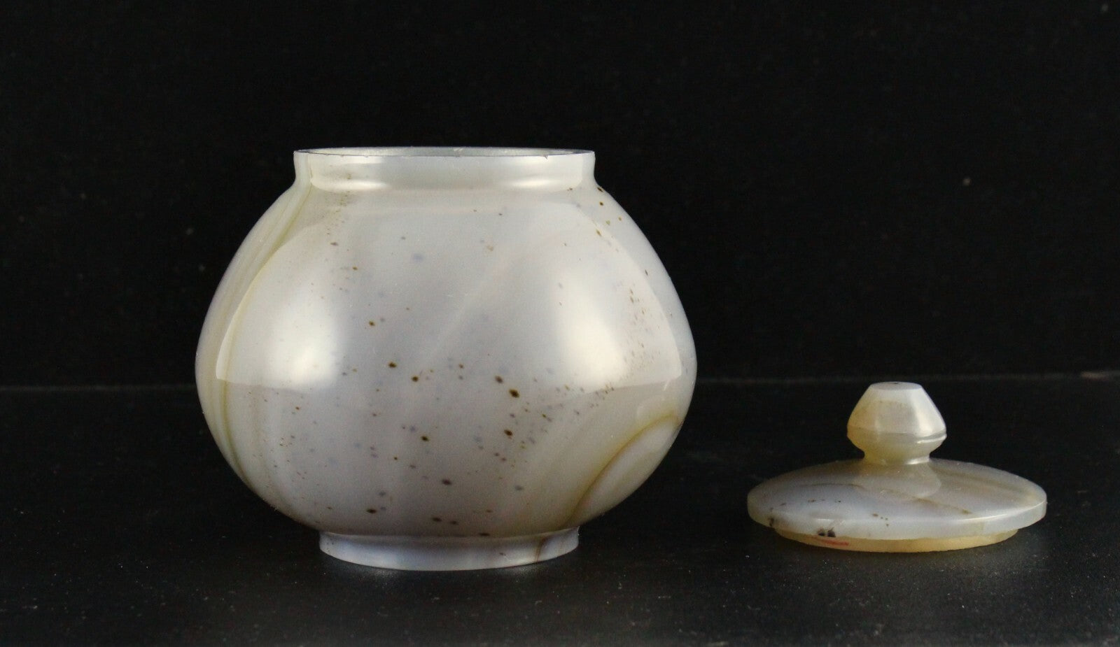 Certified Handcrafted 4.5" Carved Chalcedony 2262 Ct Gemstone Pot Home Decor