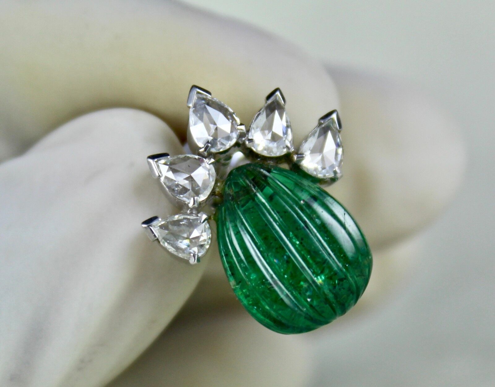 FINEST NATURAL EMERALD PEAR CARVED ROSE CUT DIAMOND 18K GOLD PENDANT EARRING SET