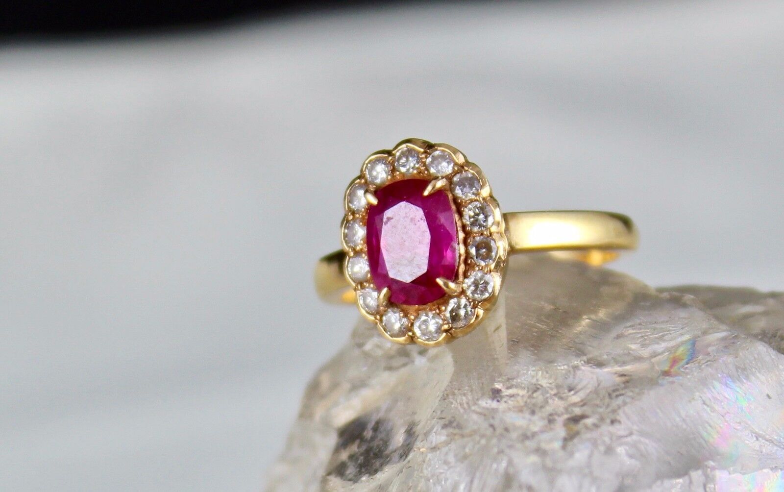 NATURAL HEATED RUBY OVAL 1.55 CTS GEMSTONE DIAMOND CUT LADIES RING IN 18K GOLD