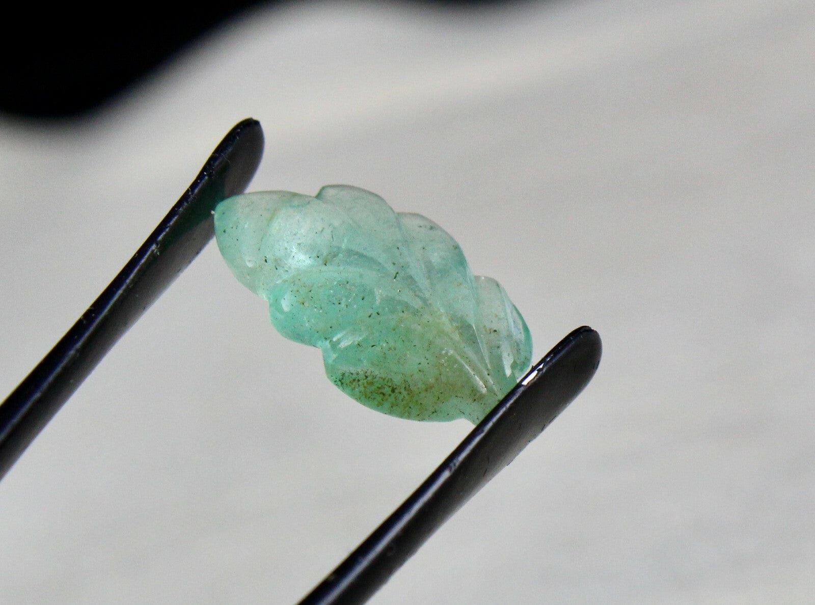 Natural Colombian Emerald Carved Leaf Gemstone Ring Pendant Design 6.06 Ct