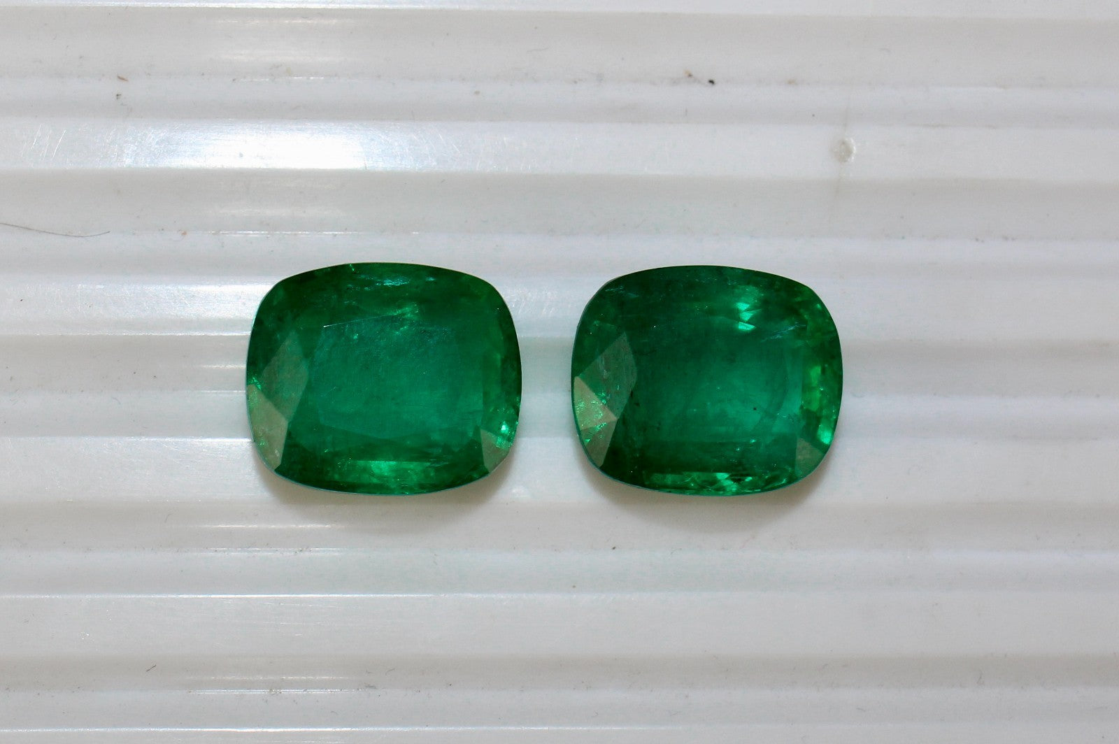 Certified Natural Emerald Cushion 51.81 Ct Loose Gemstone Pair Design Earring