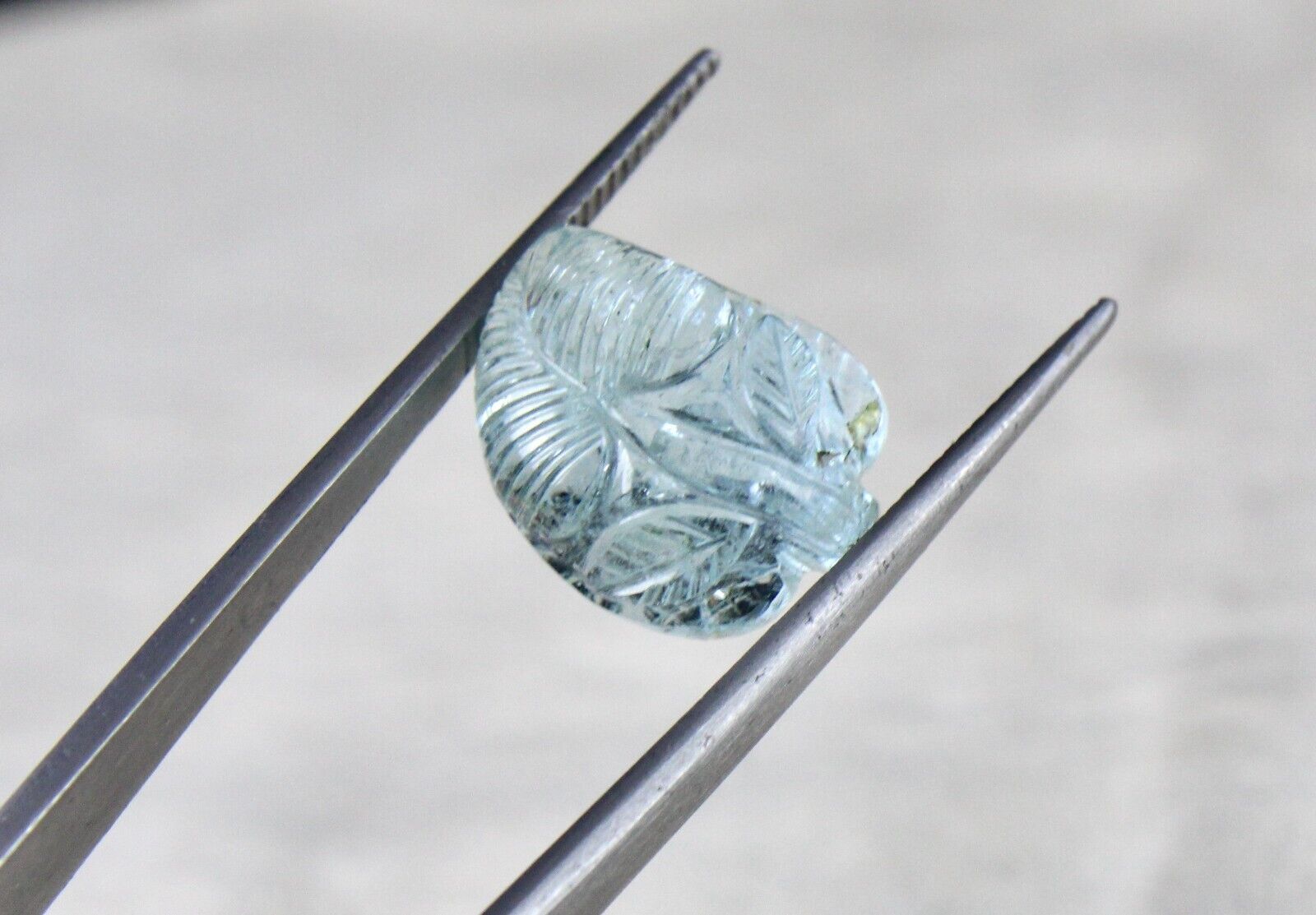 CLASSIC NATURAL BLUE AQUAMARINE CARVED LEAF 12.15 CARATS GEMSTONE PENDANT RING