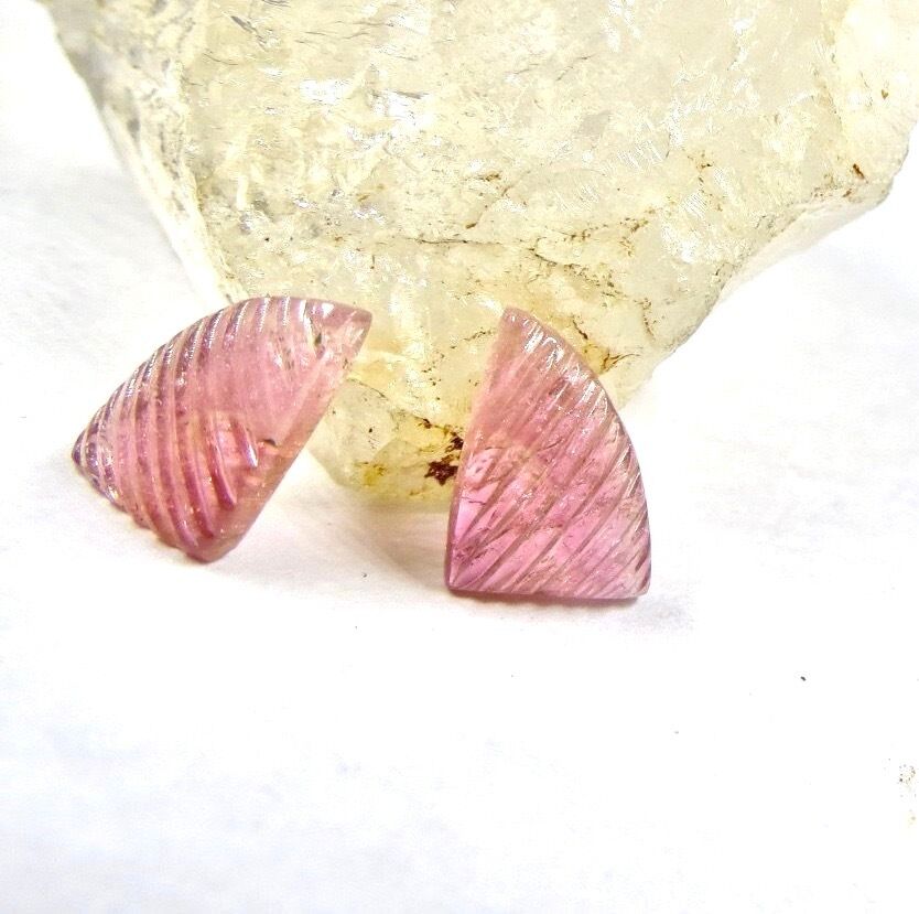 NATURAL PINK TOURMALINE CARVED 4.95 CTS GEMSTONE FOR PENDANT EARRING