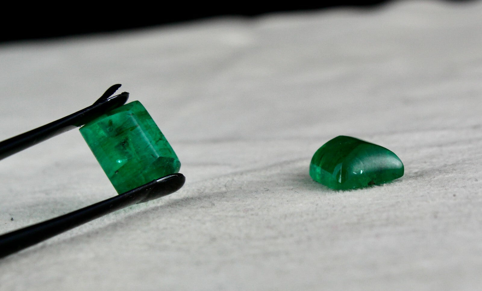 Certified Natural Emerald 15.43 Ct Sugar Loaf Green Gemstone Pair Earrings