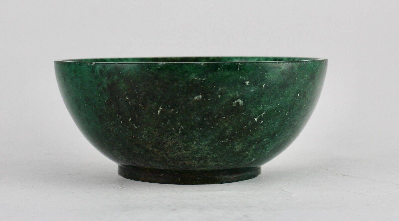 NATURAL GREEN QUARTZ 4 INCH 1325 CARATS CARVED ROUND BOWL FOR HOME DECOR