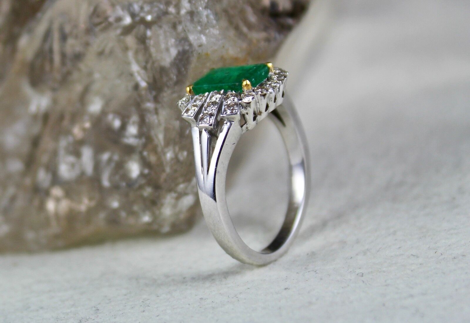 NATURAL ZAMBIAN EMERALD RING OCTAGON 1.67 CARATS GEMSTONE DIAMOND 18K GOLD