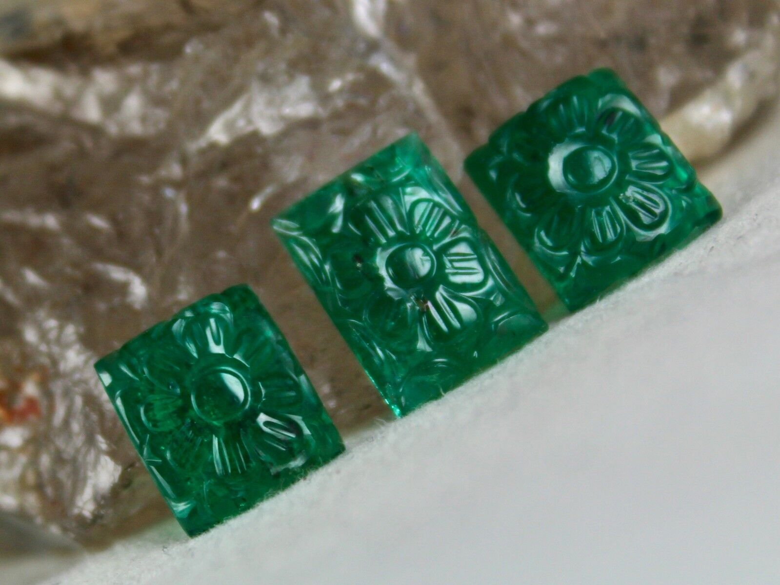 CLASSIC OLD ZAMBIAN EMERALD CARVED 3 PCS 12.97 CTS GEMSTONE FOR RING EARRING SET