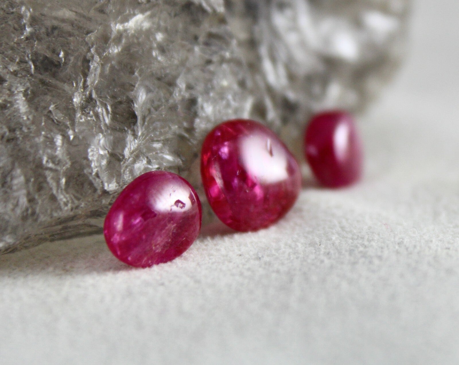 Certified Natural Ruby 12.23 Ct Oval Cabochon Loose Gemstone For 3 Stone Ring