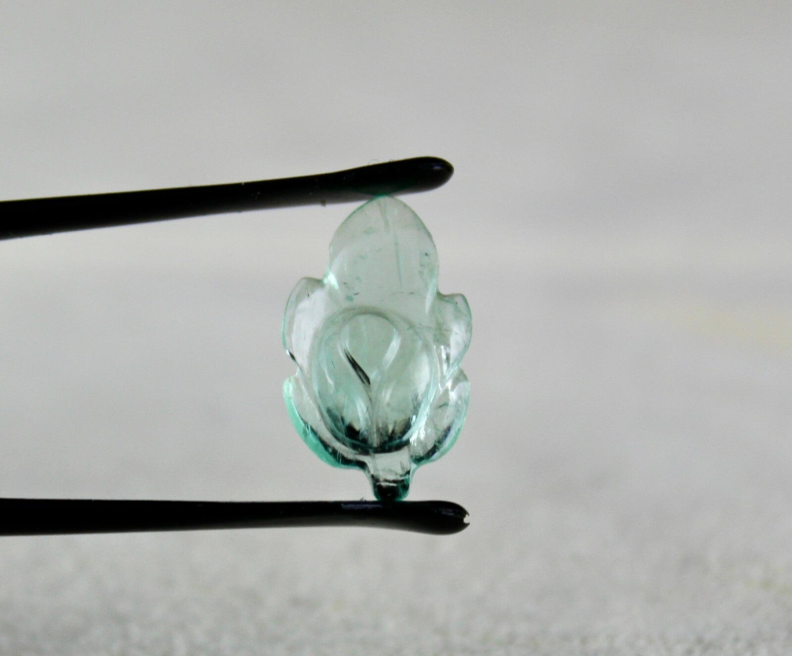 Natural Colombian Emerald Carved Leaf Gem 4.42ct For Pendant Ring