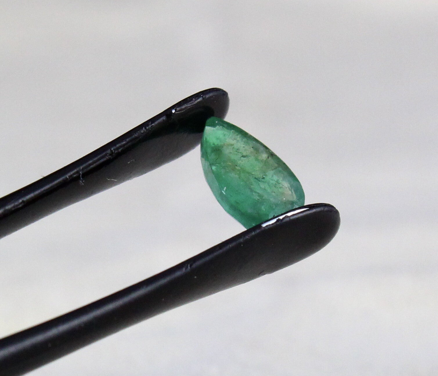 Natural Zambian Emerald Pear Cut Gem 7 Pcs 4.60 Ct Loose Stone Earring Set