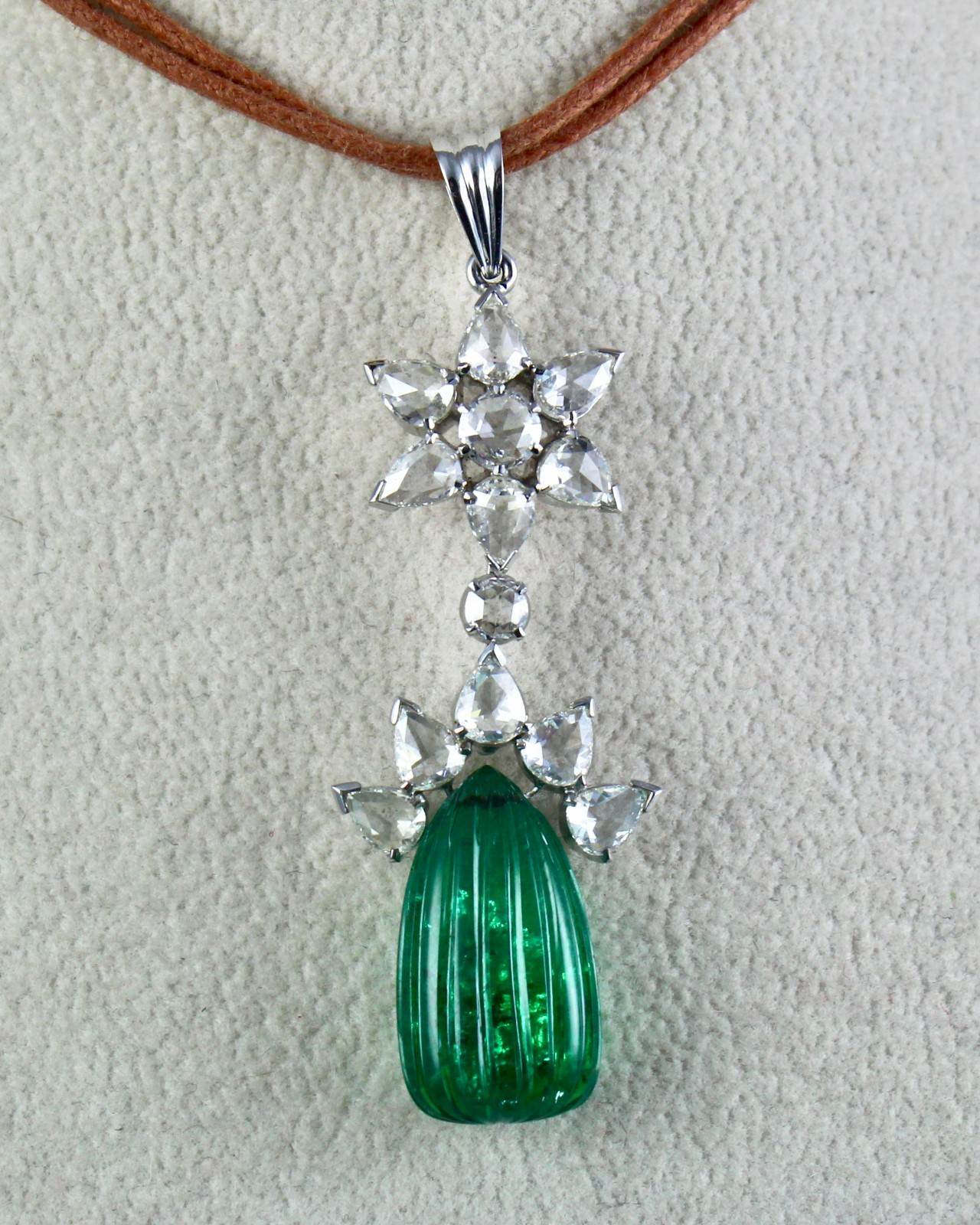 FINEST NATURAL EMERALD PEAR CARVED ROSE CUT DIAMOND 18K GOLD PENDANT EARRING SET