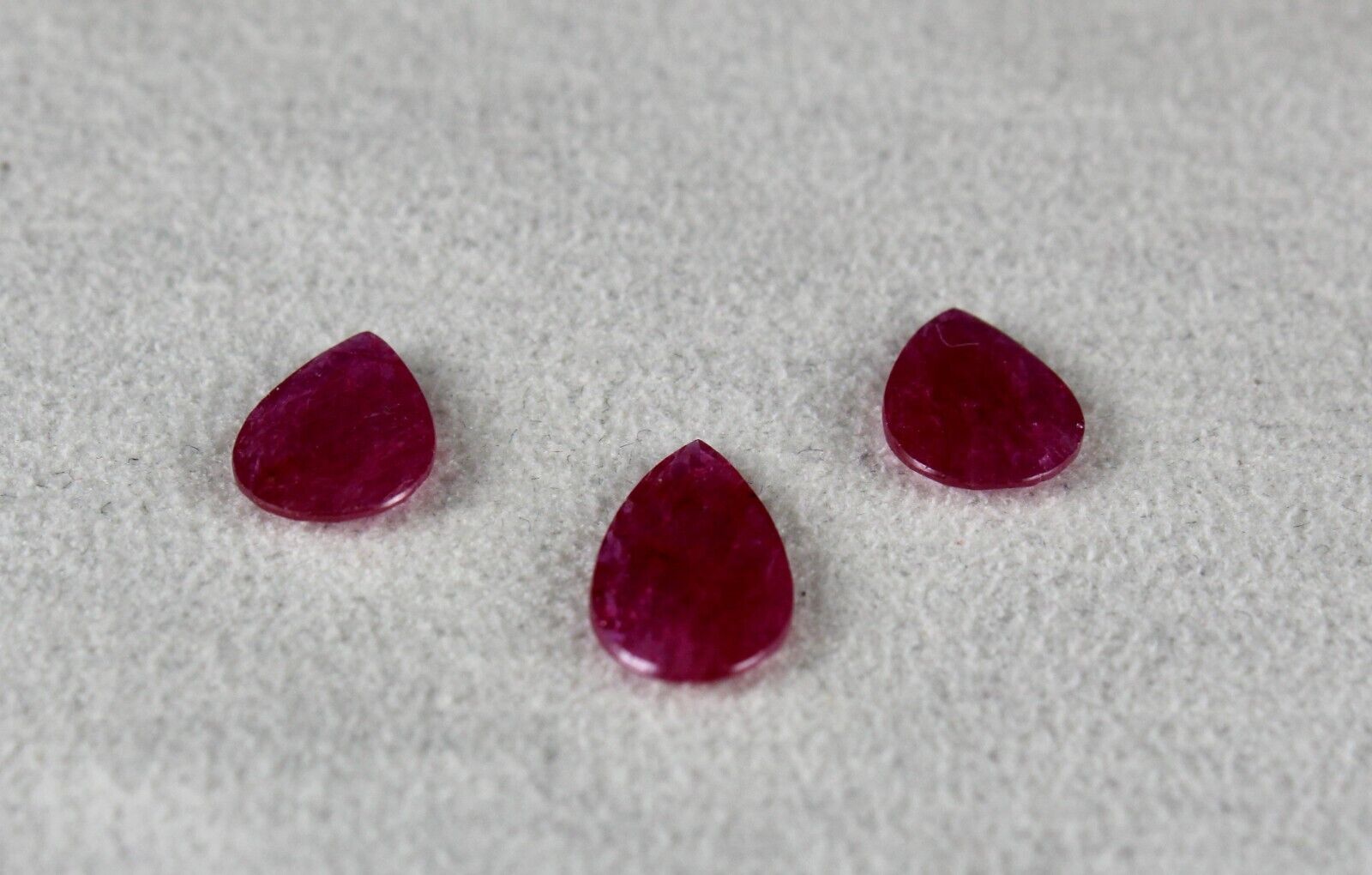NATURAL RUBY PEAR CUT 6.28 CTS MOZAMBIQUE NOHEAT GEMSTONE PENDANT EARRING SET