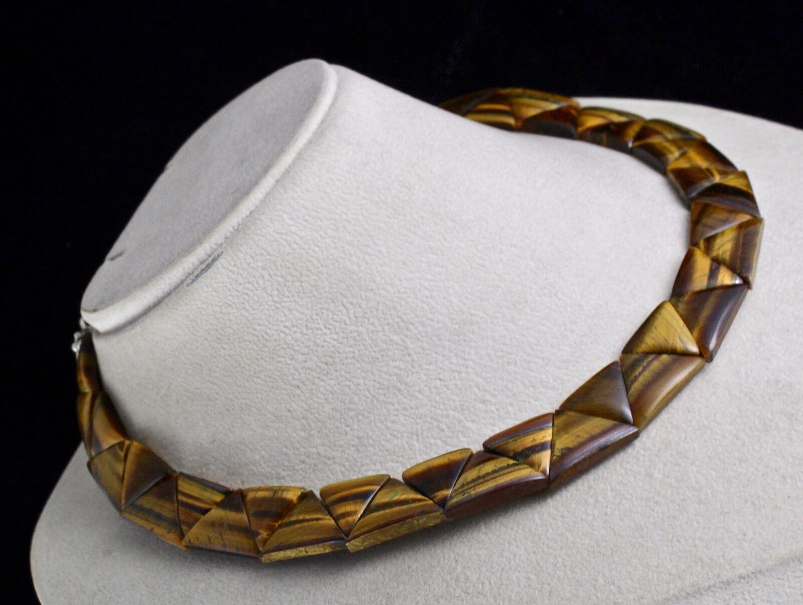 NATURAL TIGER EYE CABOCHON 416 CARATS GEMSTONE LADIES SILVER FASHION NECKLACE