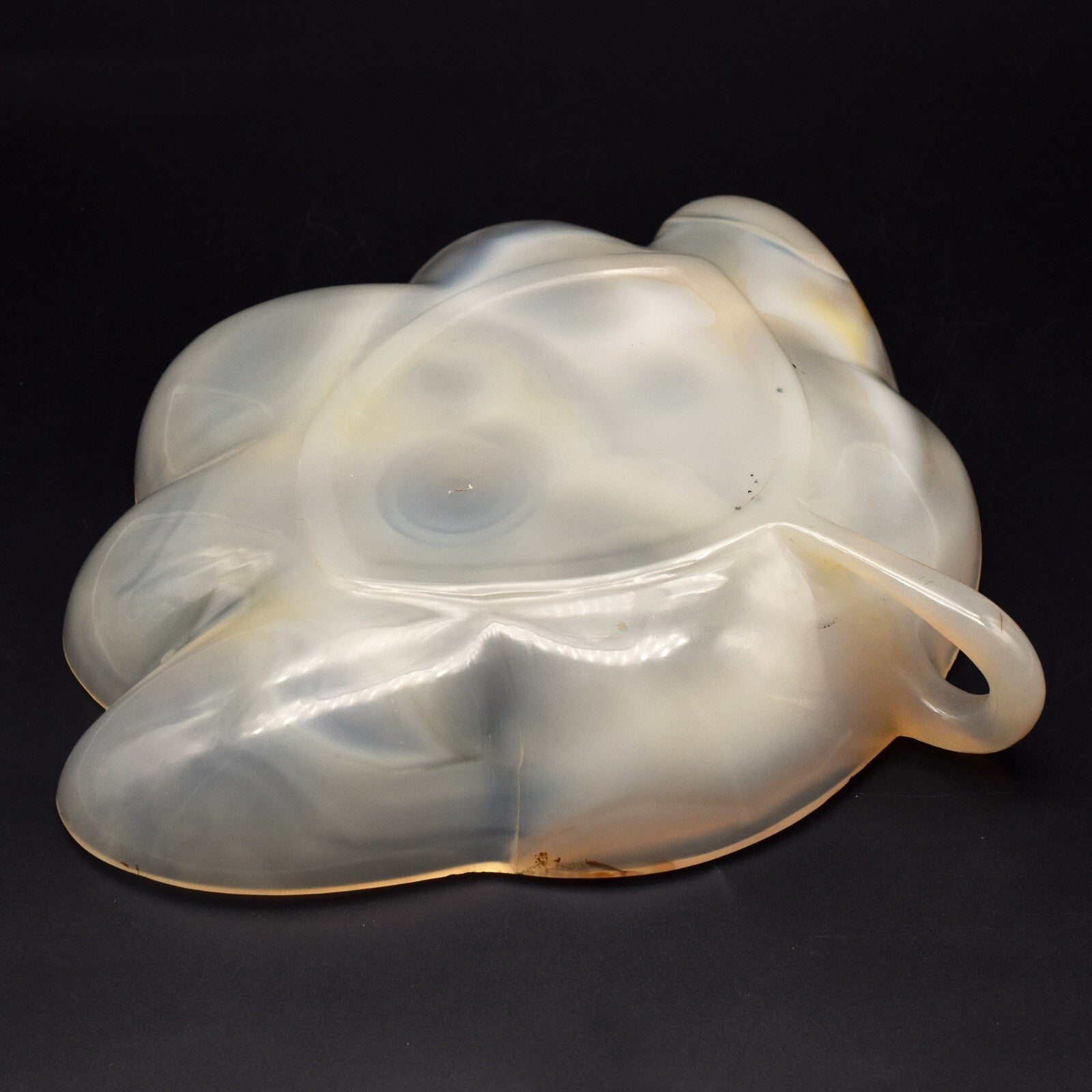 Certified Handcrafted Chalcedony 2928 Ct Agate Carv Leaf Gemstone Bowl Decor