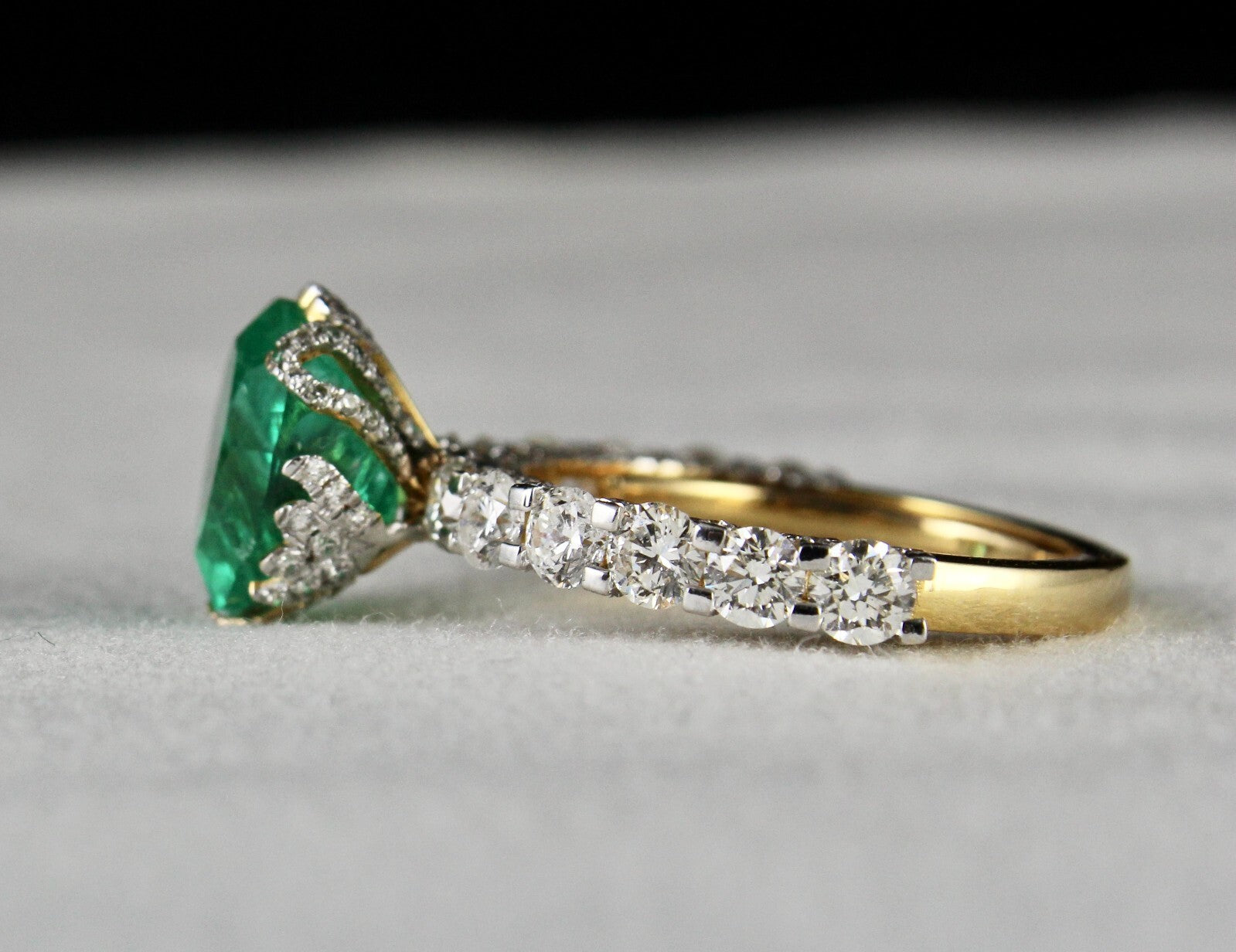 Certified Natural Emerald Heart Cut 27.4ct Diamond 18k Gold Cocktail Ring