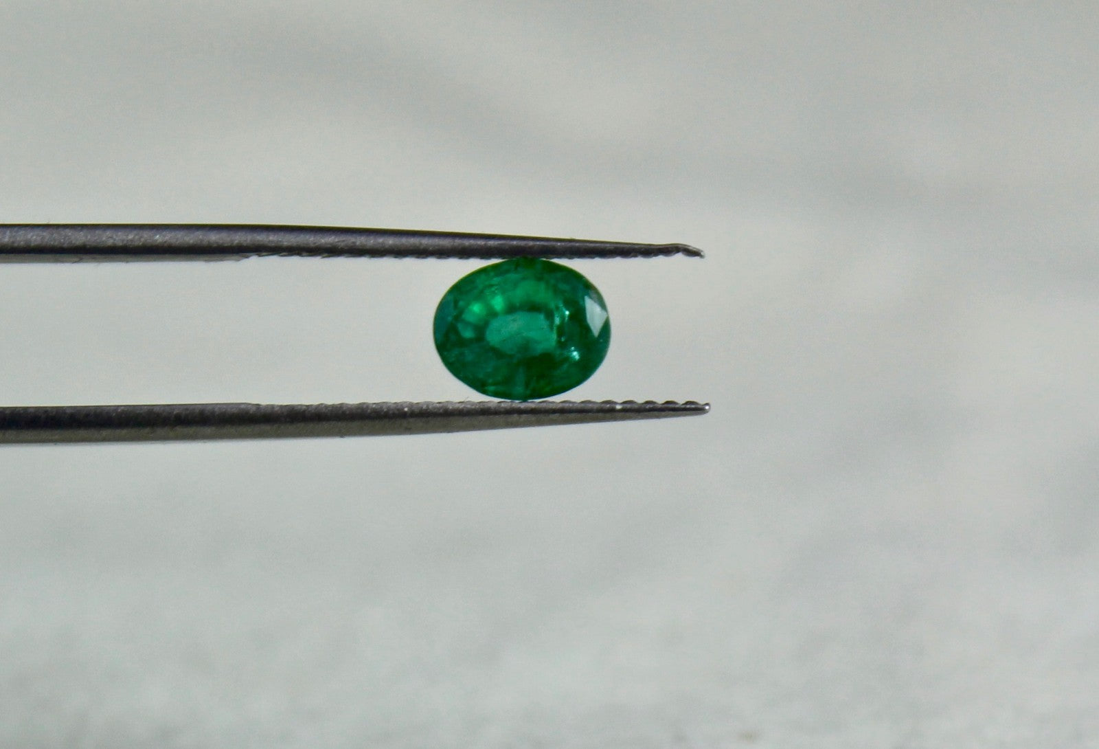 Certified Natural Emerald Oval 1.37 Ct Green Loose Gemstone For Ring Pendant