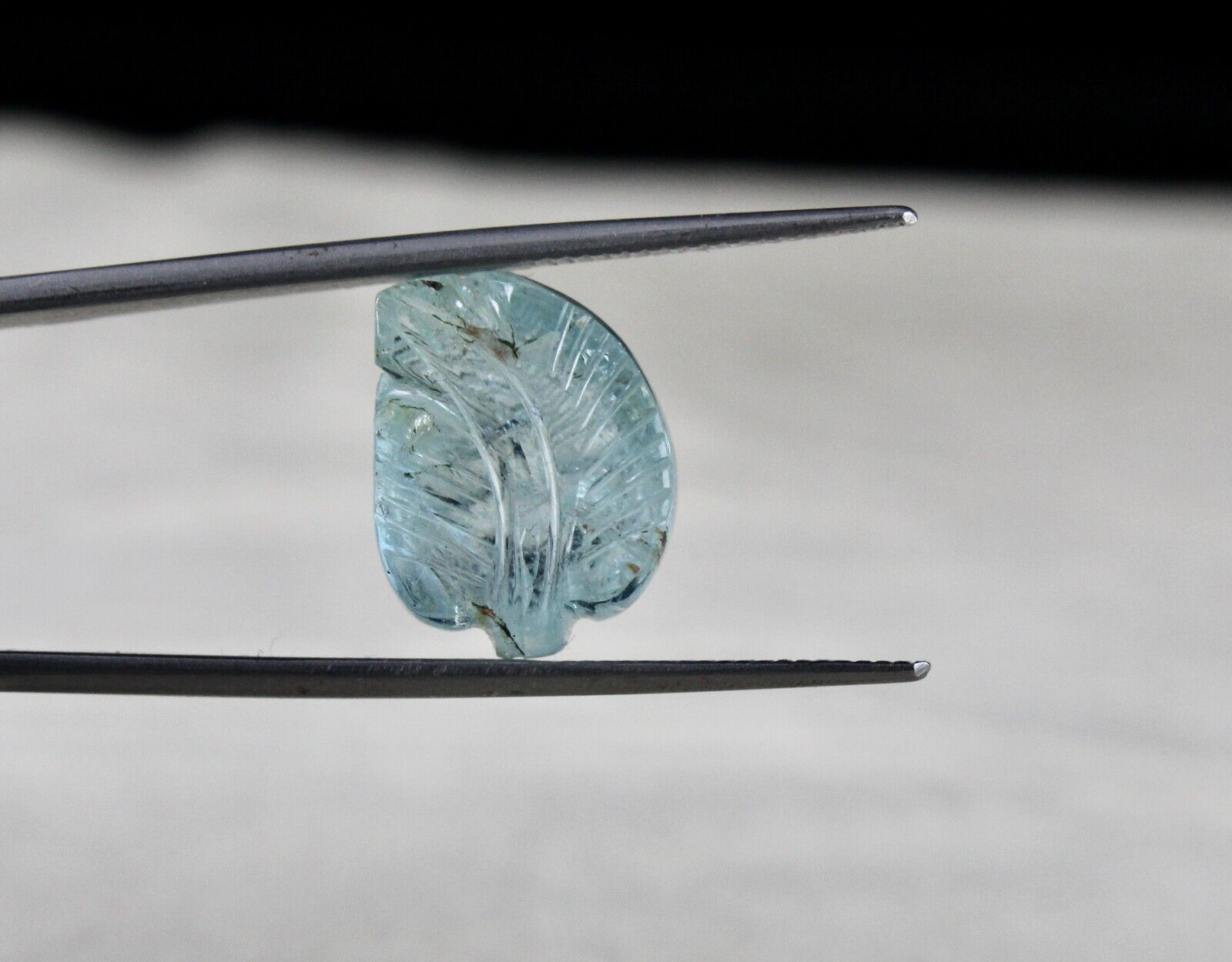 CLASSIC NATURAL BLUE AQUAMARINE CARVED LEAF 12.15 CARATS GEMSTONE PENDANT RING