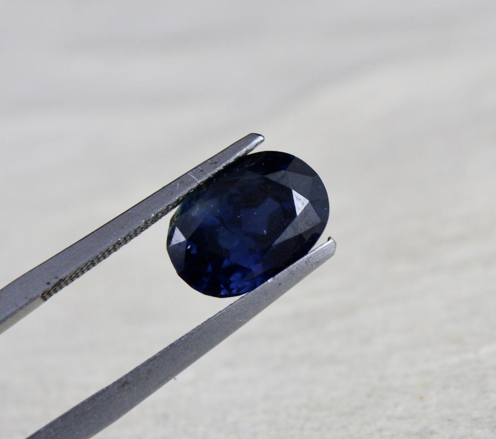 Natural Blue Sapphire 6.90 Ct Oval Cut Gemstone For Jewelry