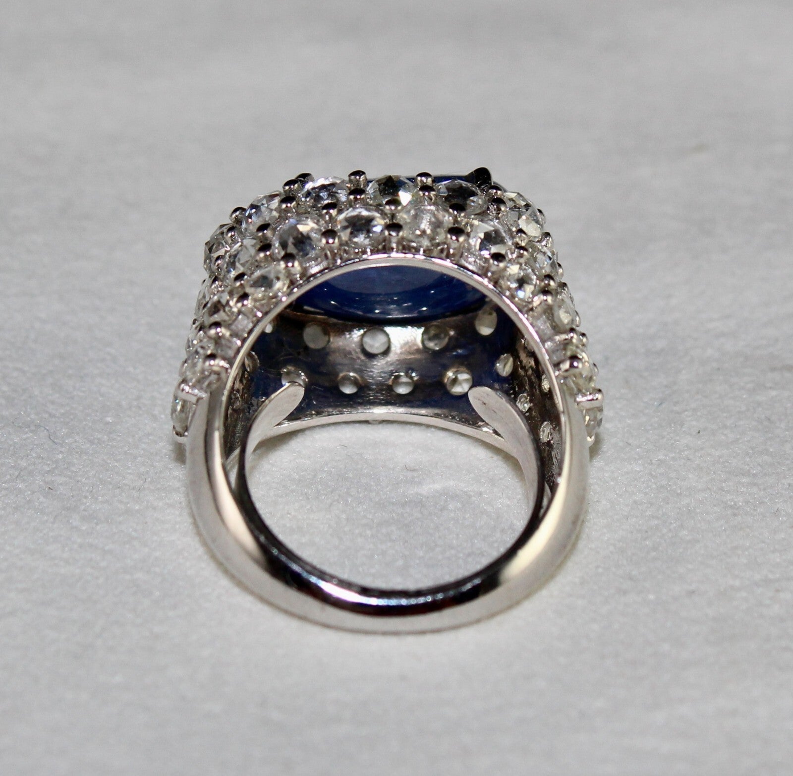 Certified Natural Blue Sapphire 18k Gold 0ct Natural Diamond Cocktail Ring