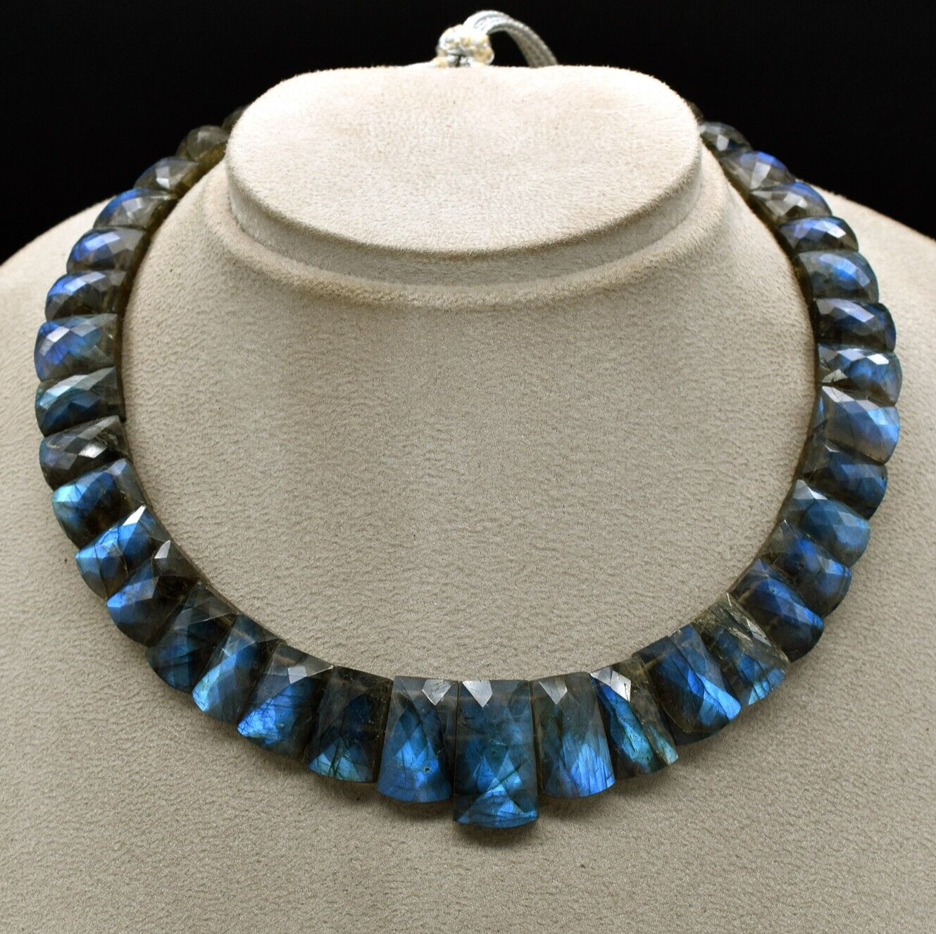 Natural Black labradorite Flat Cut 398 Ct Fine Gemstone Semi Precious Necklace