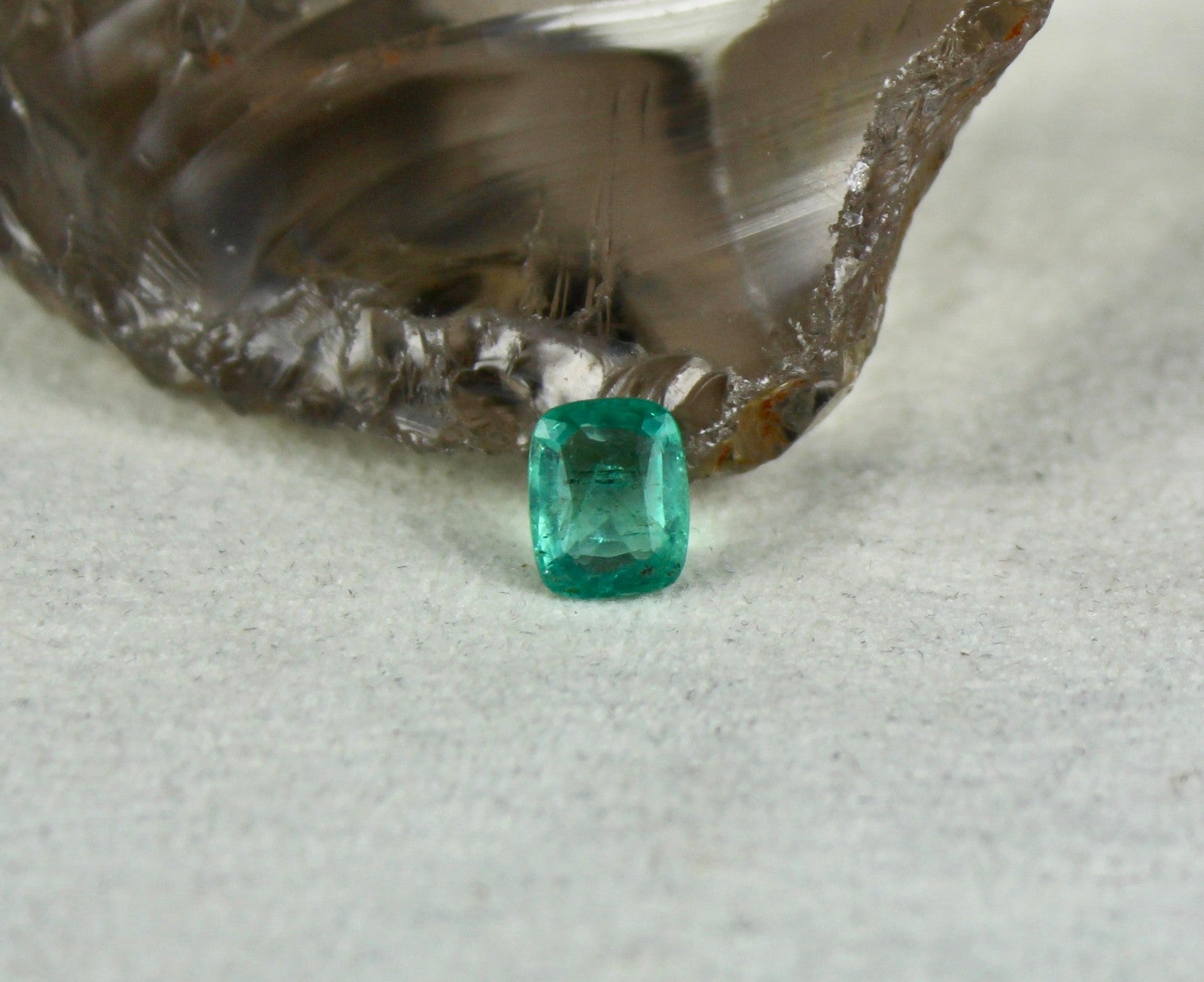 Certified 8pc Natural Emerald Cushion Cut Set 8.70 Ct Gemstone For Designing