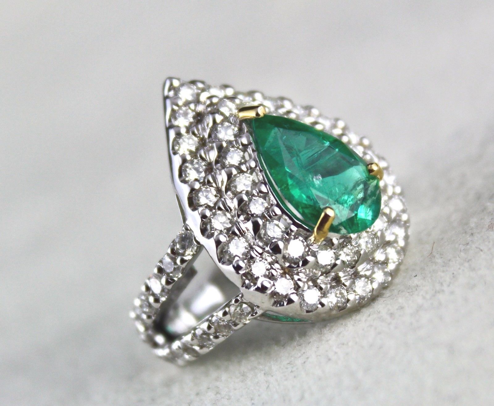 NATURAL ZAMBIAN EMERALD PEAR CUT 2.51 CTS GEMSTONE DIAMOND 18K GOLD LADIES RING