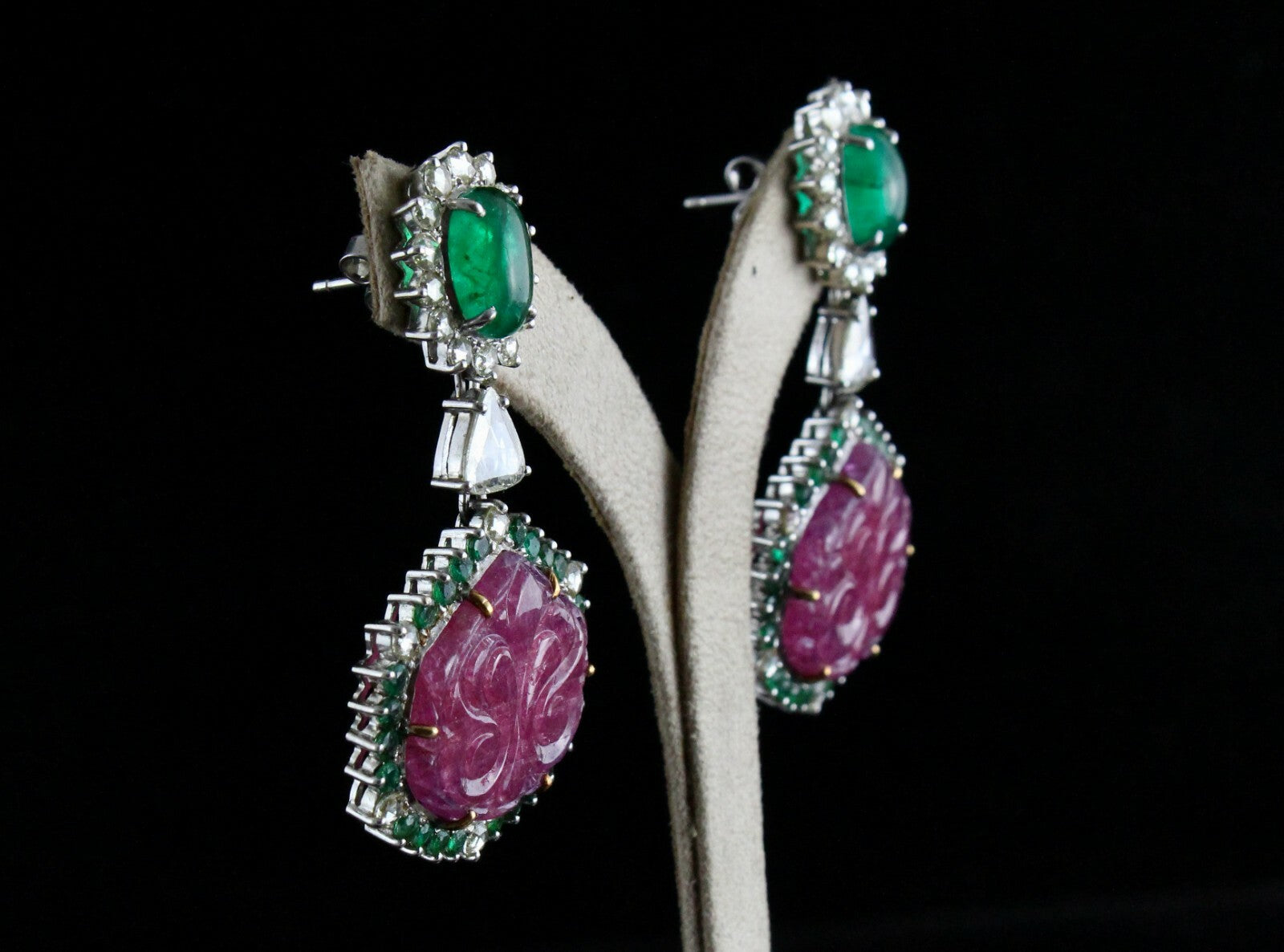 Certified Natural Emerald 169.45ct Ruby Carved Rose Cut Diamond 18k Gold Earring