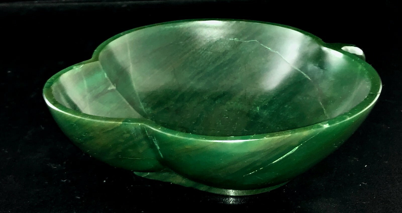 Handcrafted Carved Leaves Green Jade 1360 Ct Gemstone Bowl Home Decor