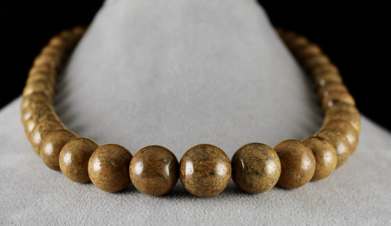 Natural Yellow Jade Round Beaded Necklace Big Gemstone String 911ct For Wedding