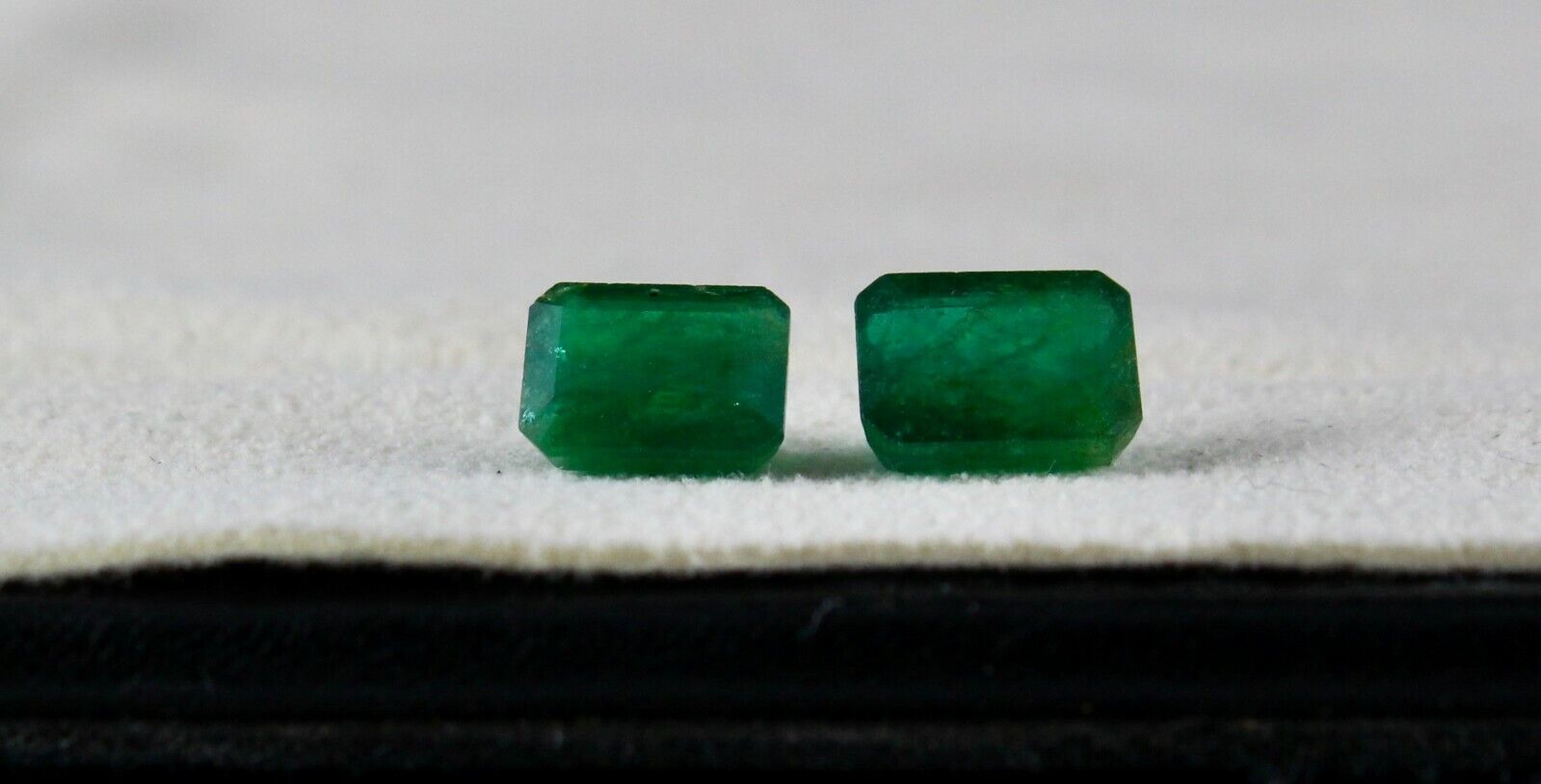 NATURAL EMERALD OCTAGON CUT PAIR GEMSTONE 2 PCS 3.57 CTS DESIGNING EARRING