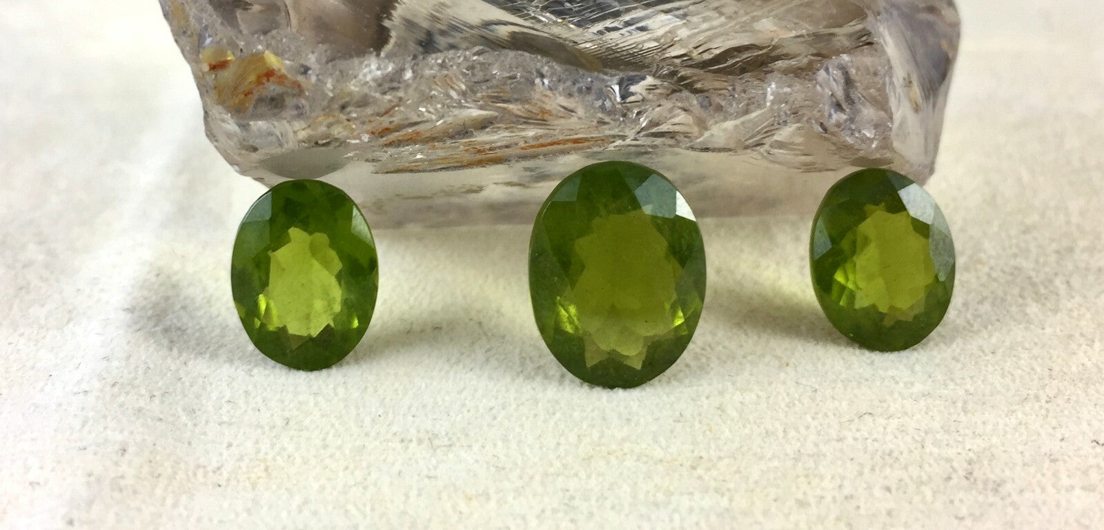 Natural Green Vesuvianite Idocrase Oval 17.29 Cts Gem For Ring Pendant