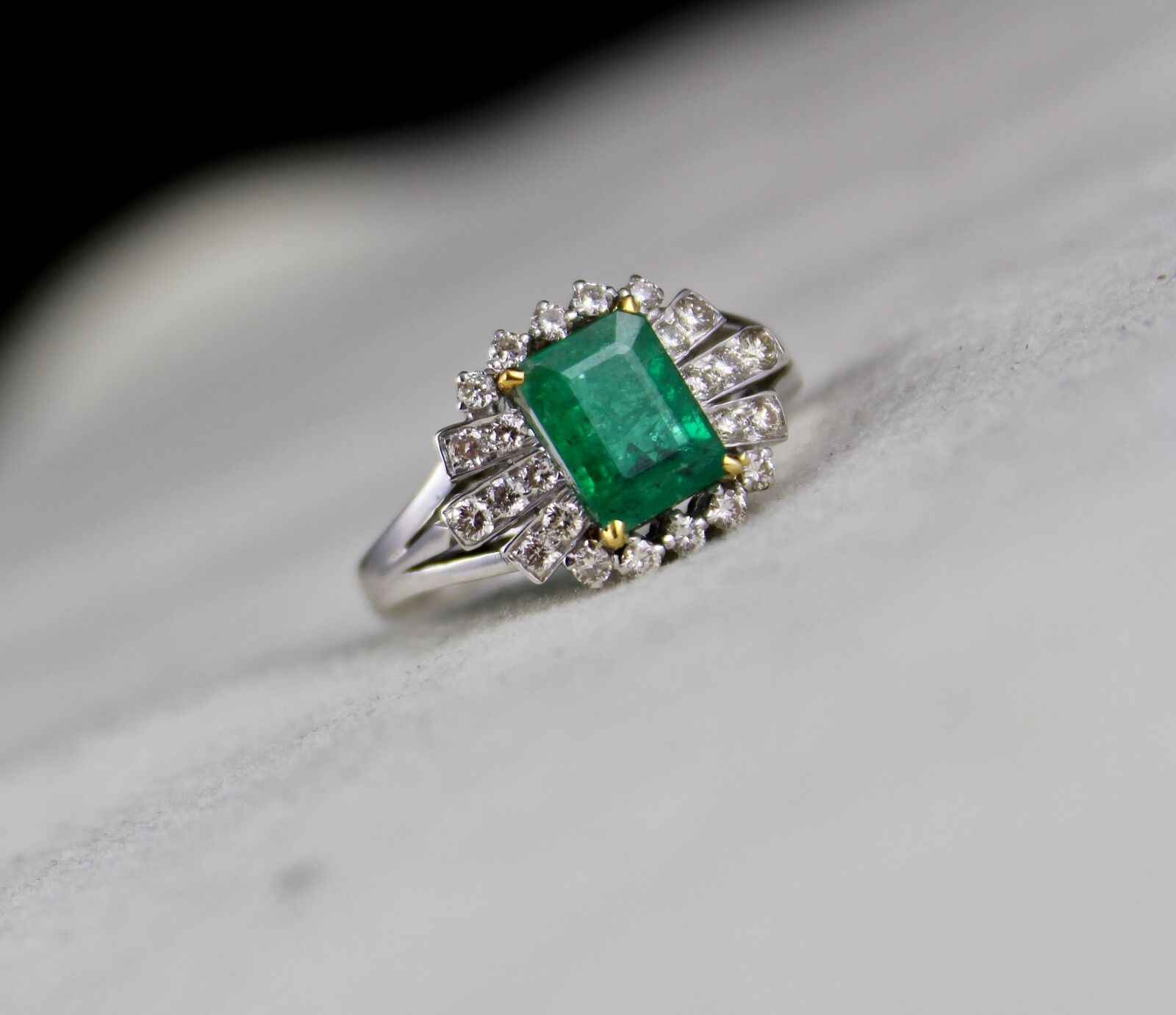 NATURAL ZAMBIAN EMERALD RING OCTAGON 1.67 CARATS GEMSTONE DIAMOND 18K GOLD