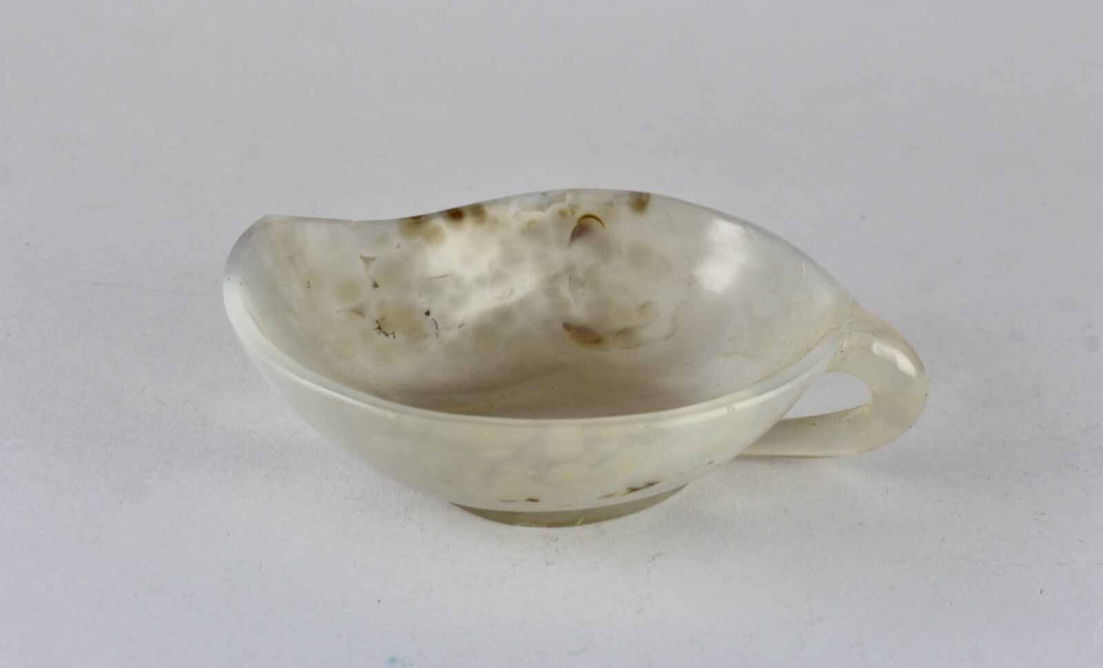 Hand Crafted Natural Chalcedony 510 Ct Carved Leaf Gemstone Bowl Home Decor Art