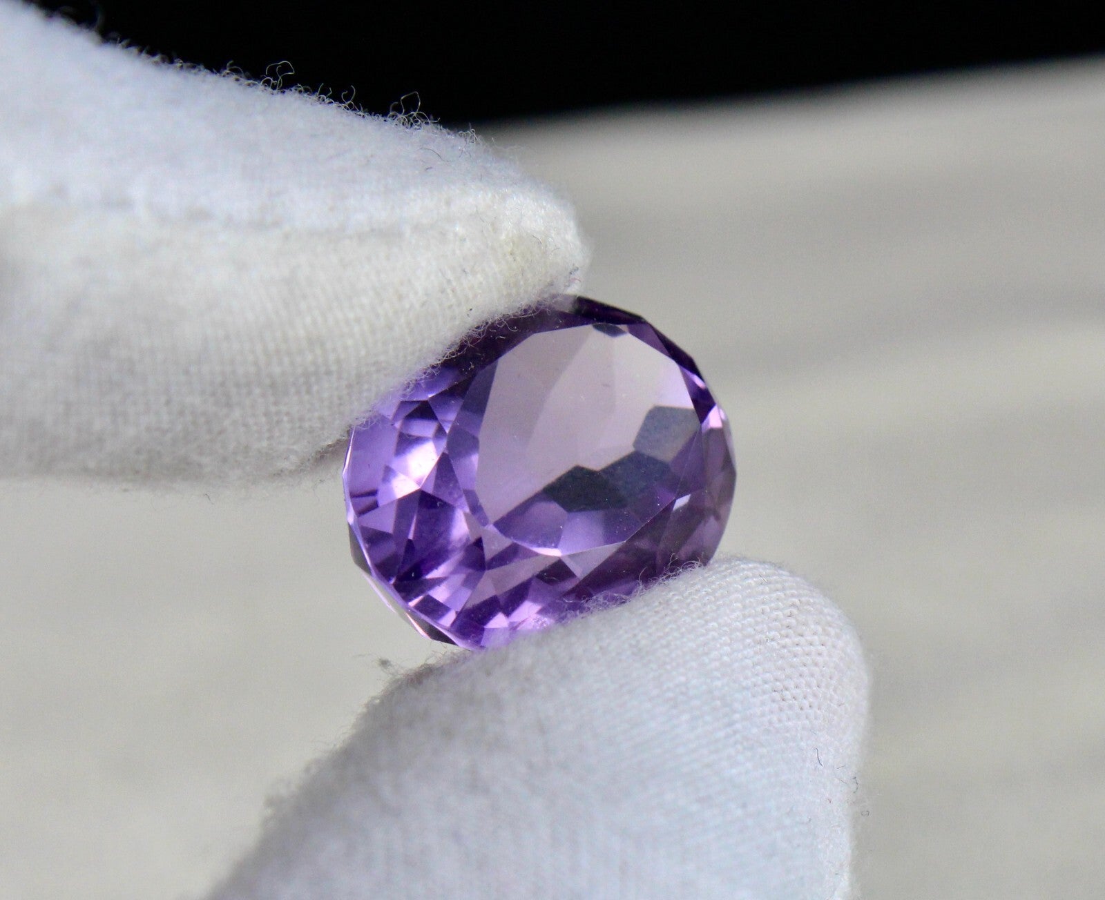 Natural Amethyst Oval Cut 21mm 25.37ct Purple Gemstone For Pendant Ring
