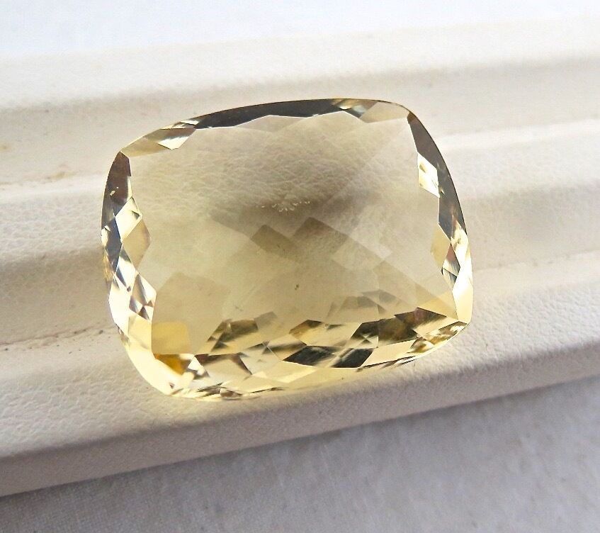 NATURAL YELLOW CITRINE CUSHION 31 CARATS GEMSTONE FOR RING PENDANT