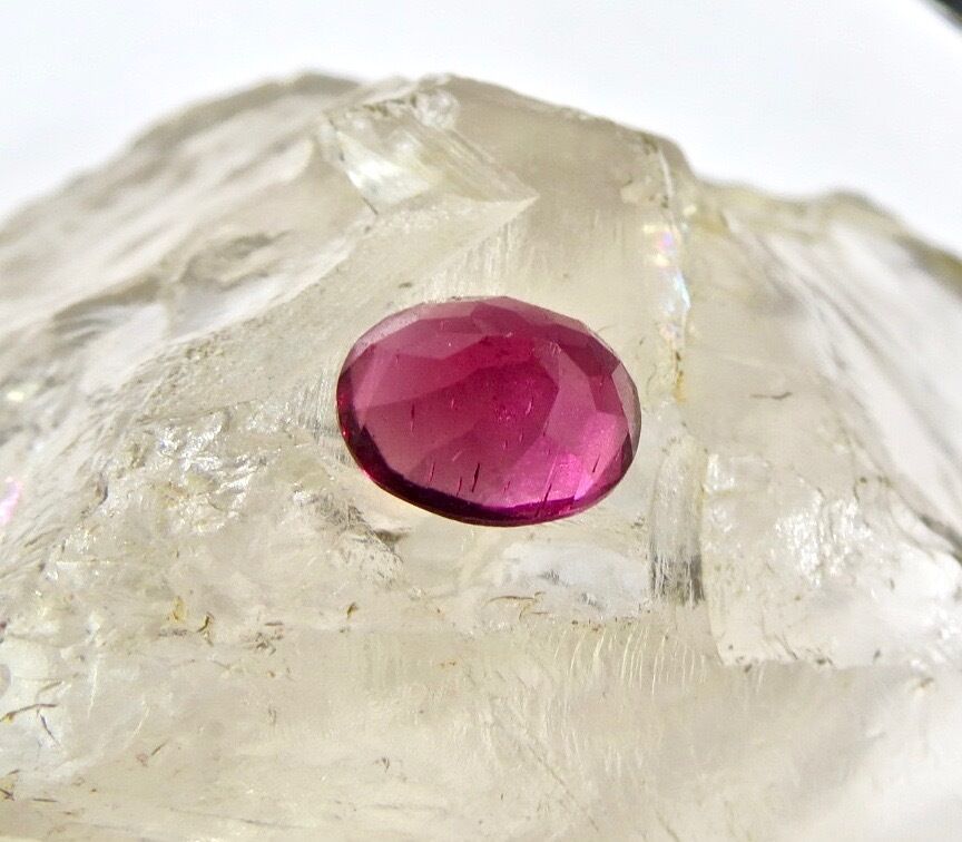 NATURAL PINK TOURMALINE RUBELLITE OVAL CUT 3.05 CARATS GEMSTONE FOR RING PENDANT