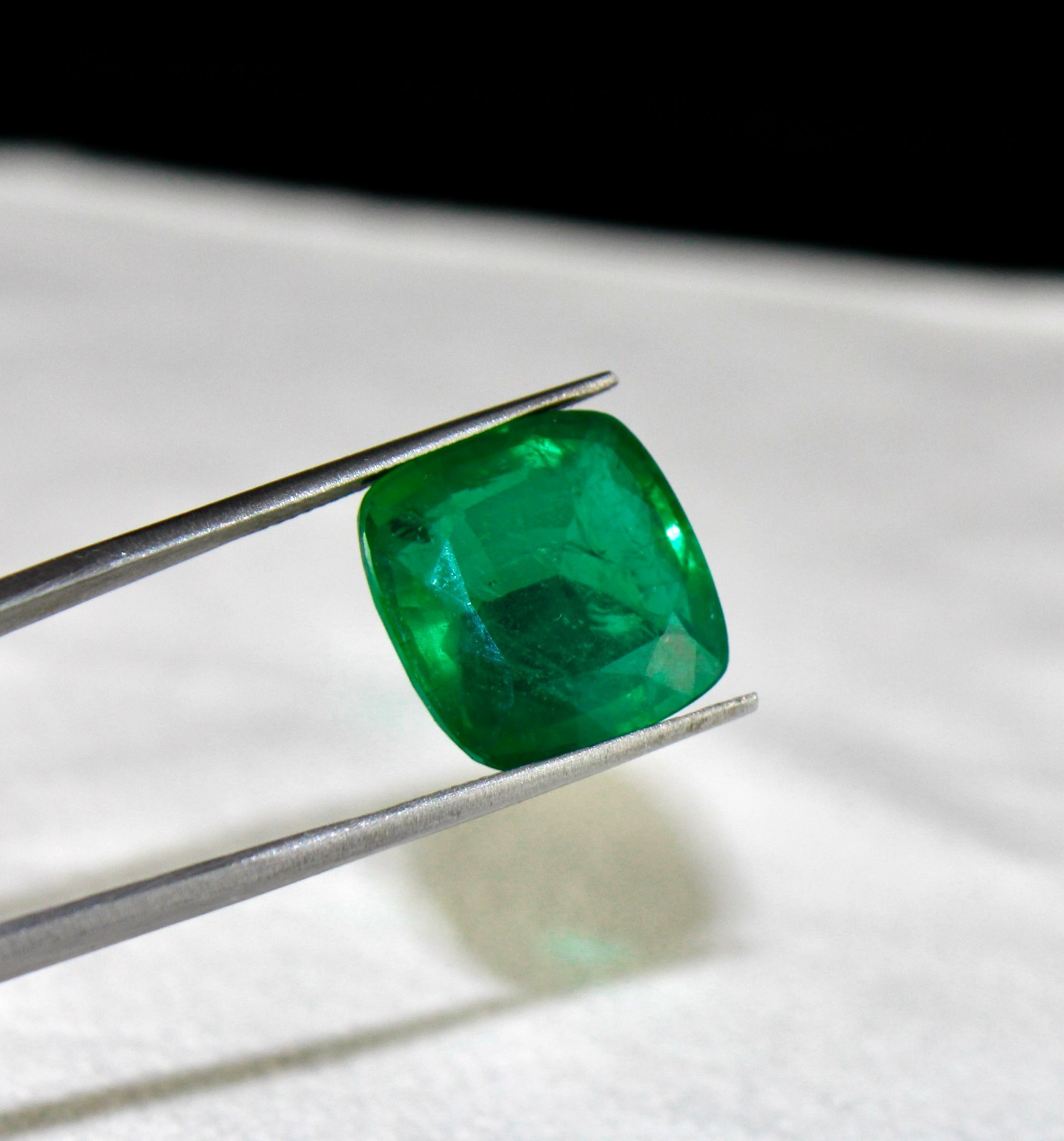 Certified Natural Emerald 16.69 Ct Cushion Cut Loose Gemstone for Ring Pendant