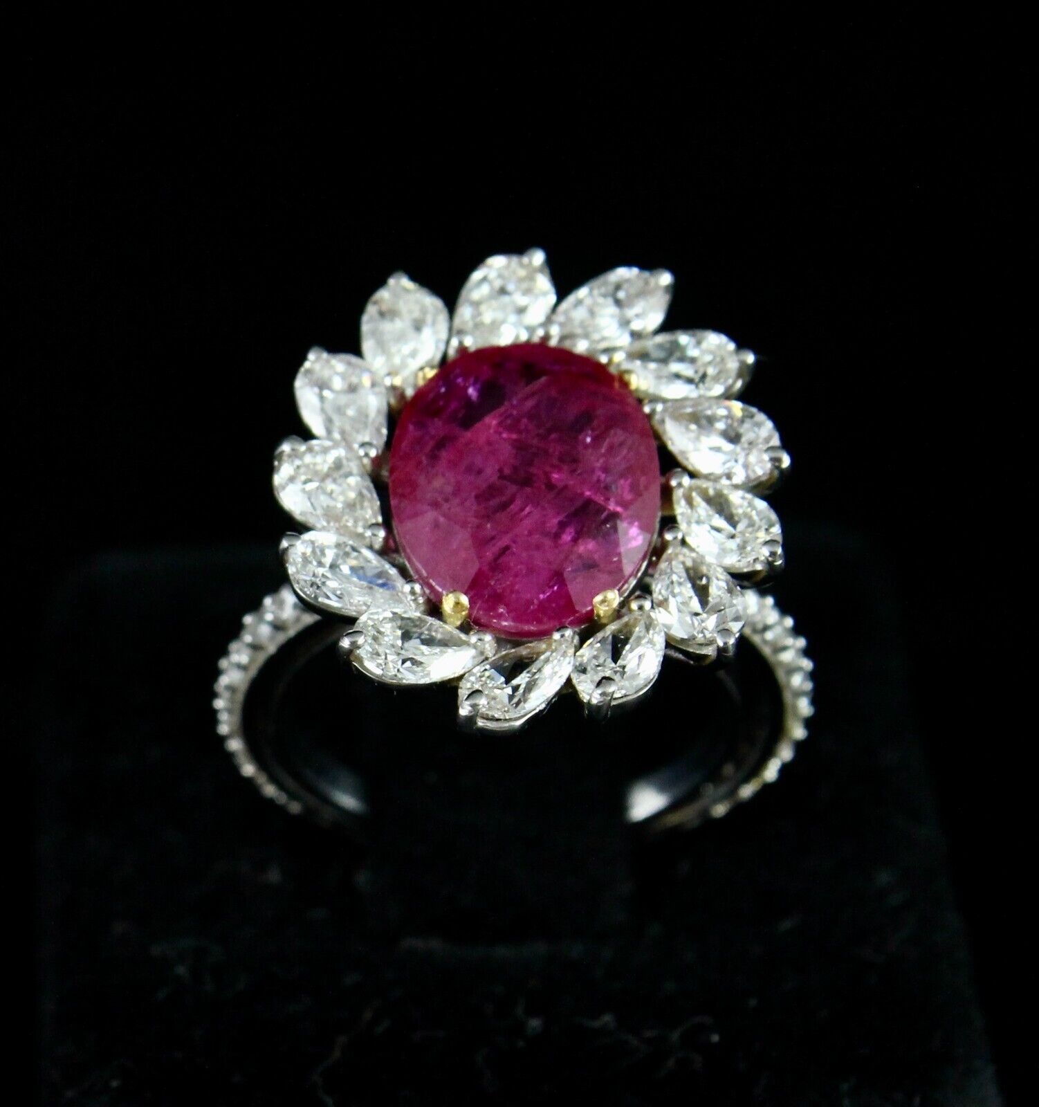 Natural Mozambique Ruby Oval Cut Gemstone Pear Diamond 18K Gold Statement Ring