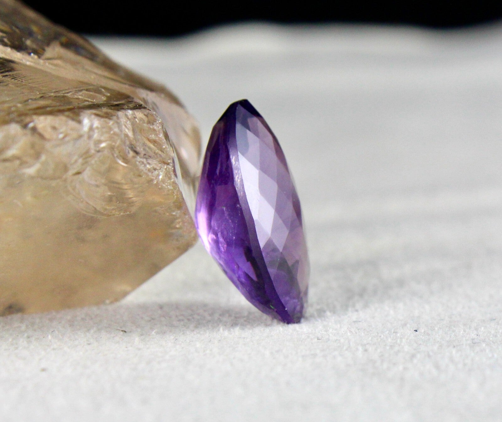 Natural Amethyst Oval Cut 21mm 15.31ct Purple Gemstone For Ring Pendant