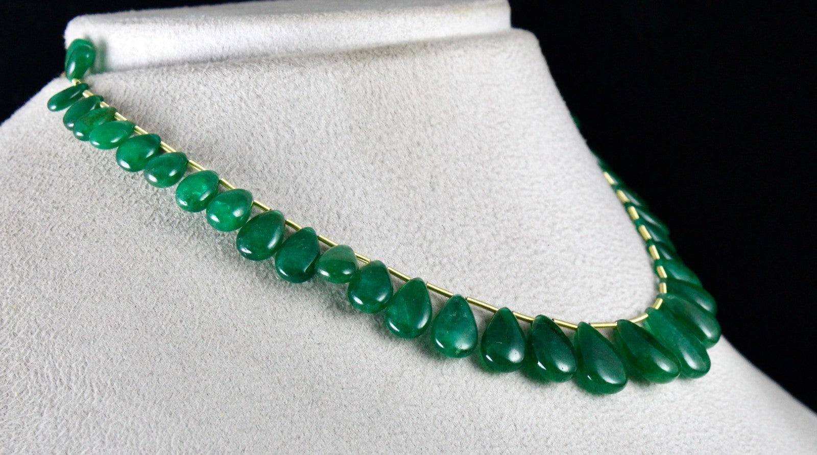 Certified Natural Emerald Teardrop Necklace 94.58 Ct Hanging Gemstone Designing
