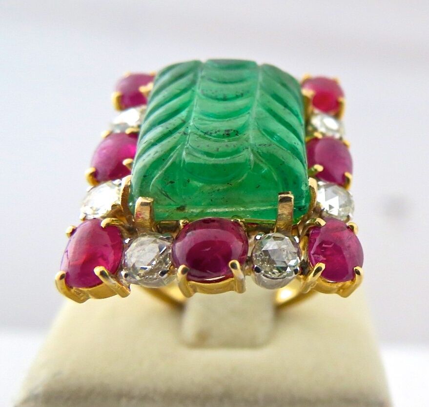 NATURAL ZAMBIAN EMERALD CARVED BURMA RUBY CABOCHON DIAMOND 18K GOLD CLASSIC RING