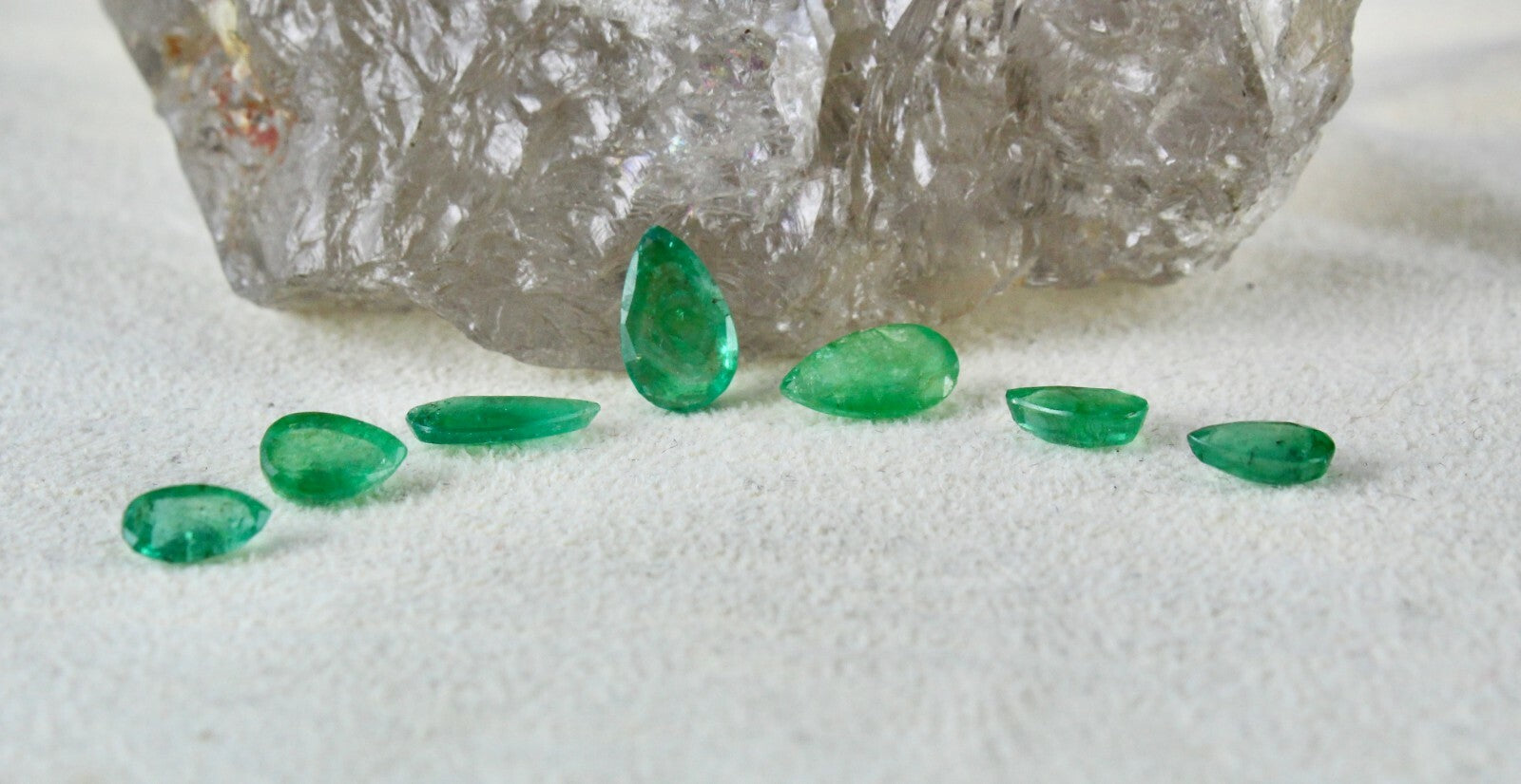 Natural Zambian Emerald Pear Cut Gem 7 Pcs 4.60 Ct Loose Stone Earring Set