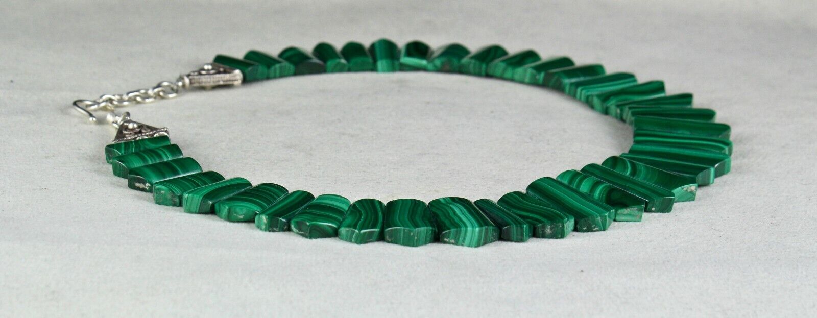 Natural Green Malachite Flat Cut 584 Ct Fine Gemstone Semi Precious Necklace