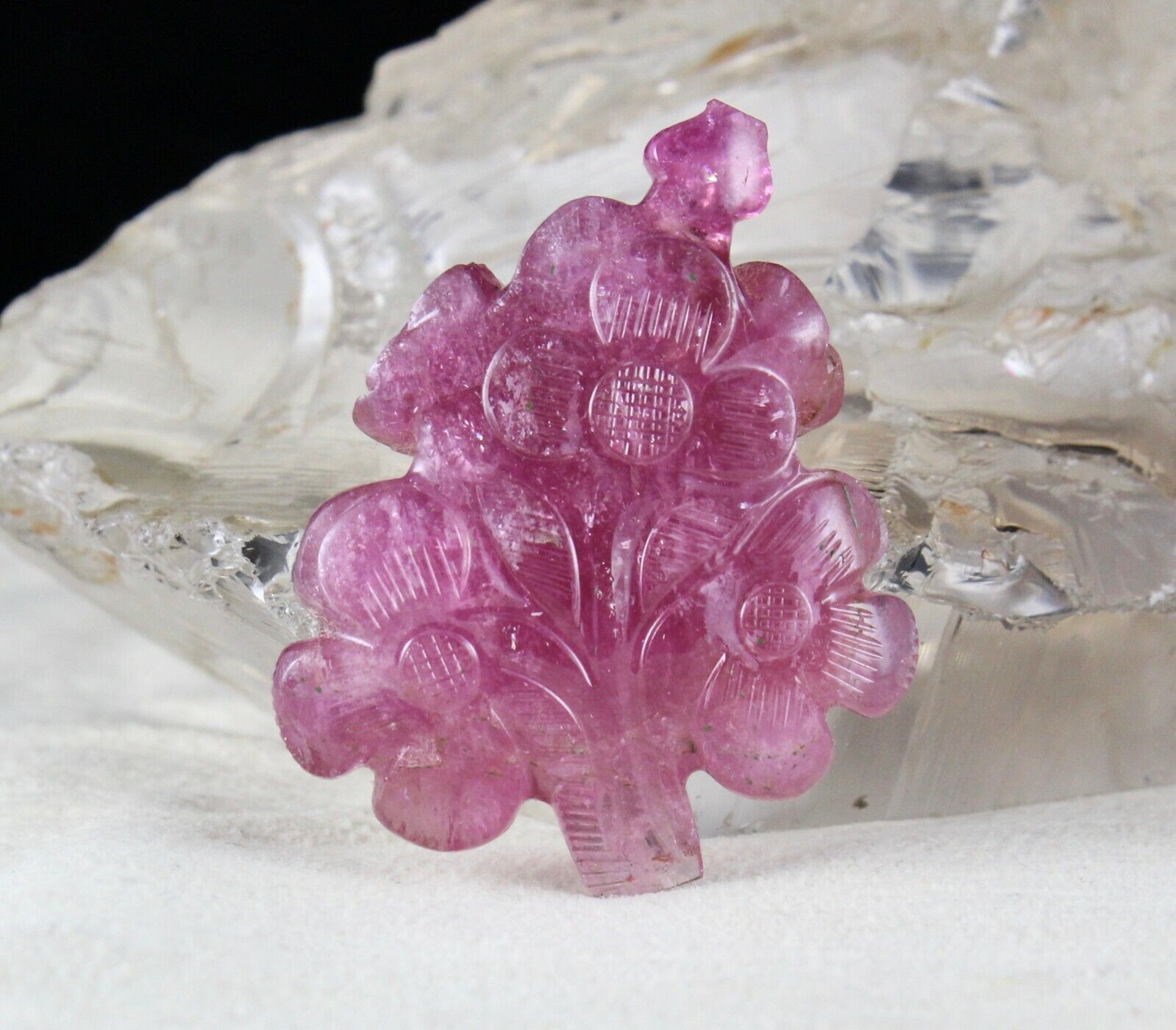 NATURAL PINKISH TOURMALINE CARVED FLOWER 103.90 CARATS OLD GEMSTONE PENDANT