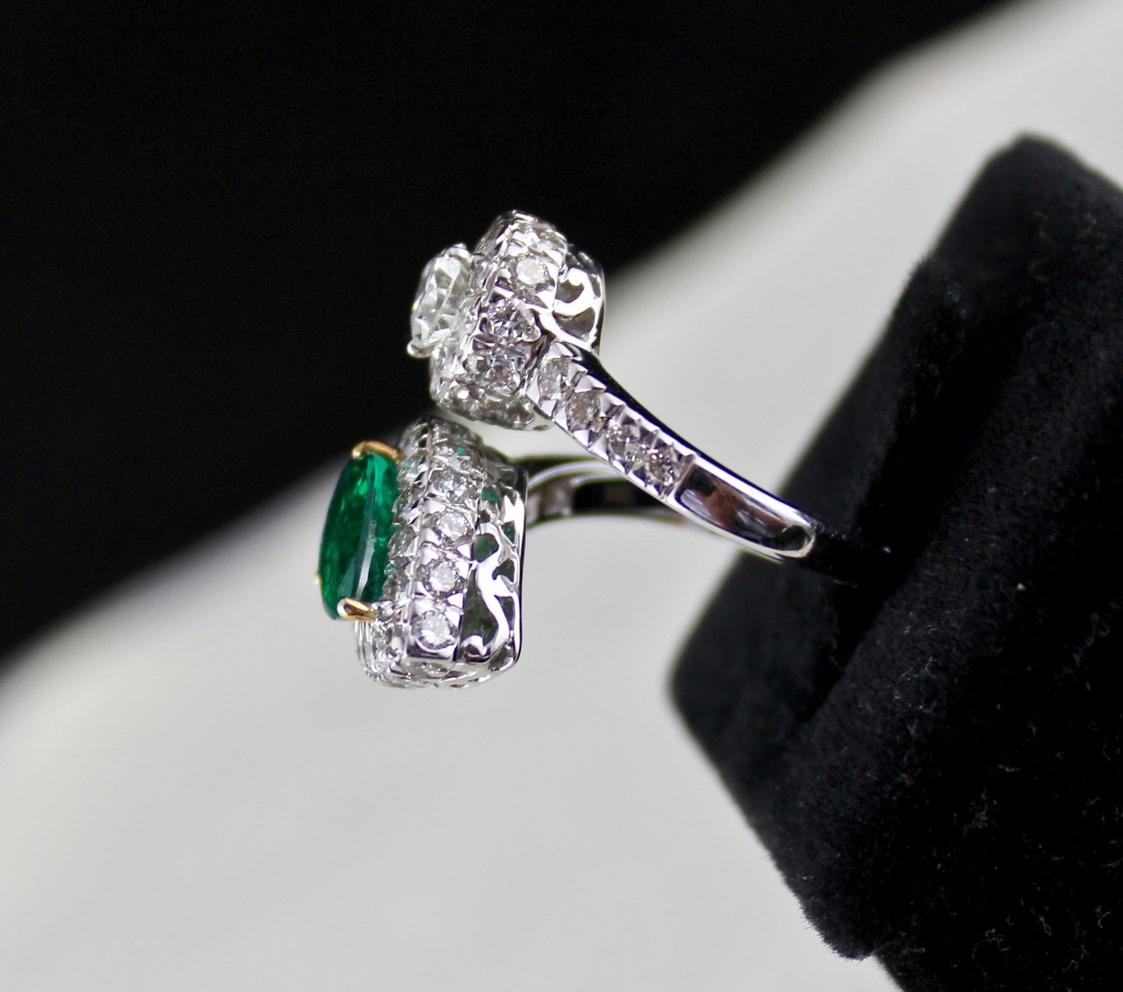 Certified 2.80 Ct Natural Emerald Pear 1.04 Ct Diamond 18k Gold Ring