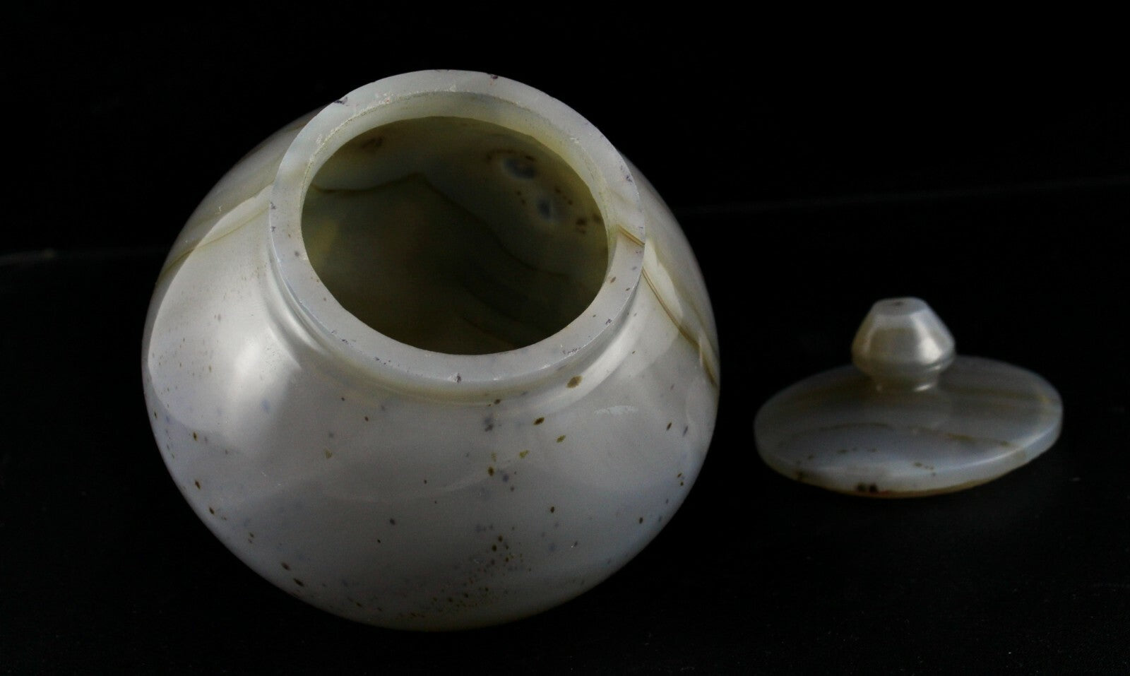 Certified Handcrafted 4.5" Carved Chalcedony 2262 Ct Gemstone Pot Home Decor